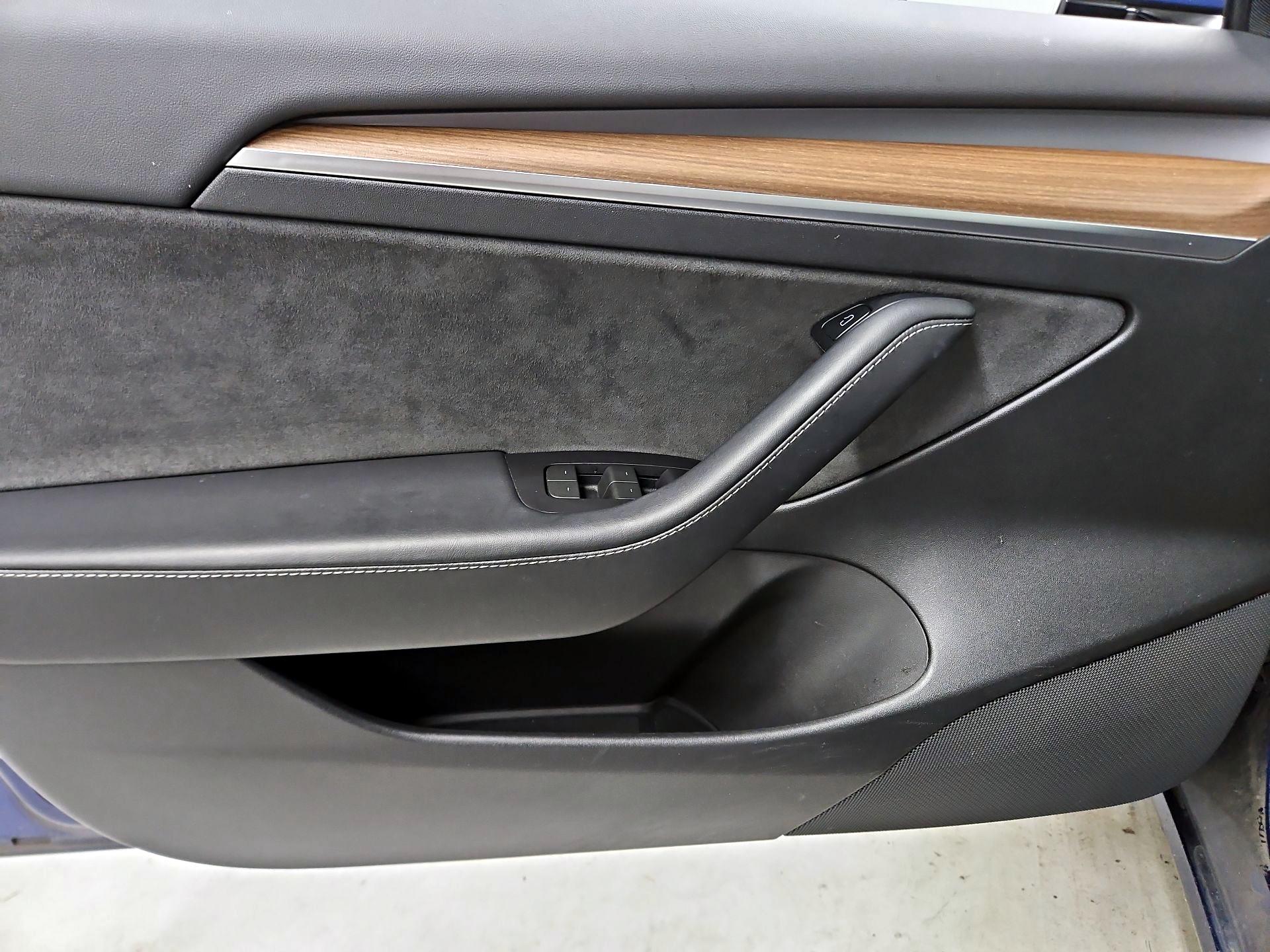 Thumbnail: 2023 Tesla Model 3 - 12