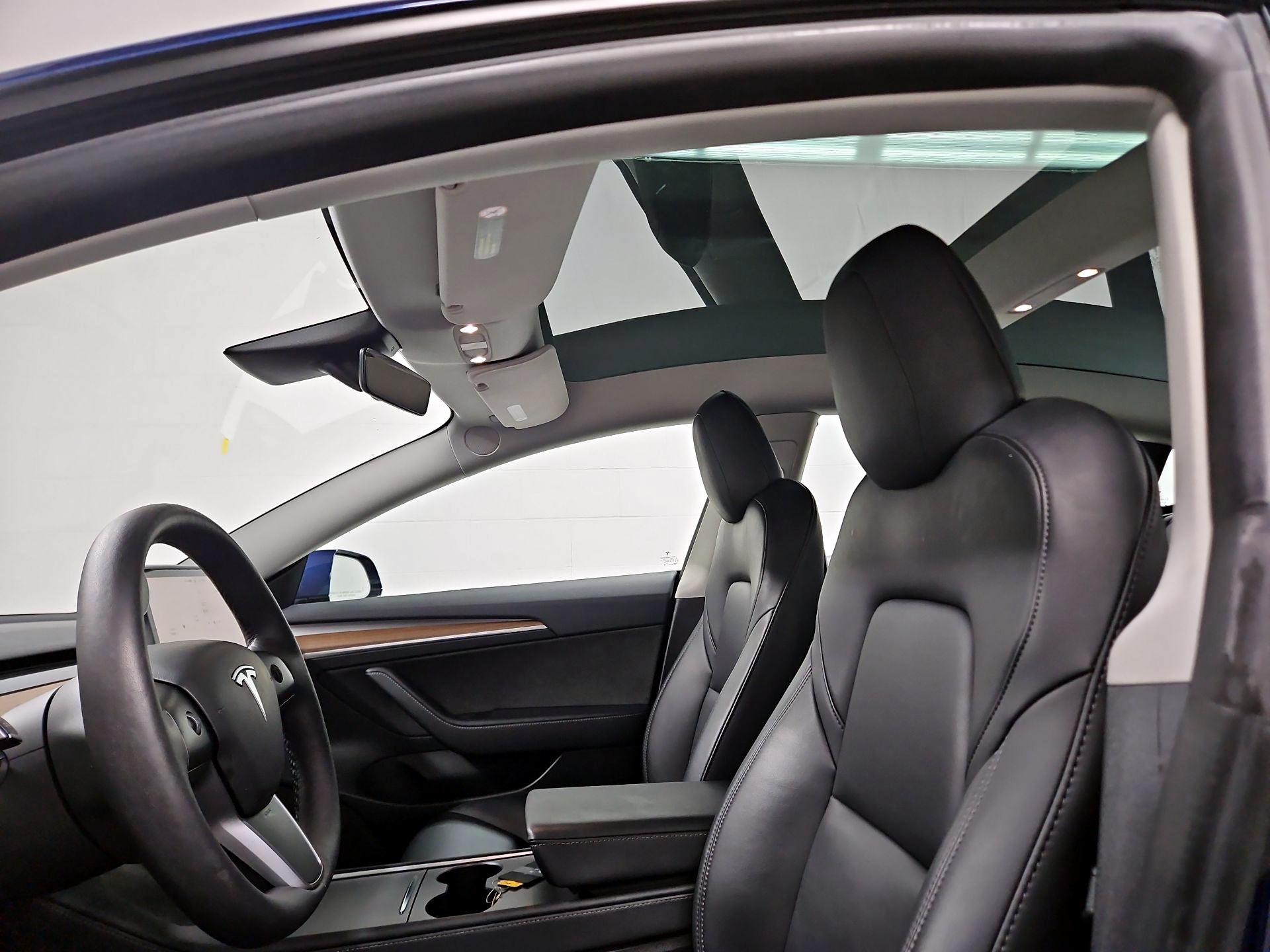 Thumbnail: 2023 Tesla Model 3 - 19