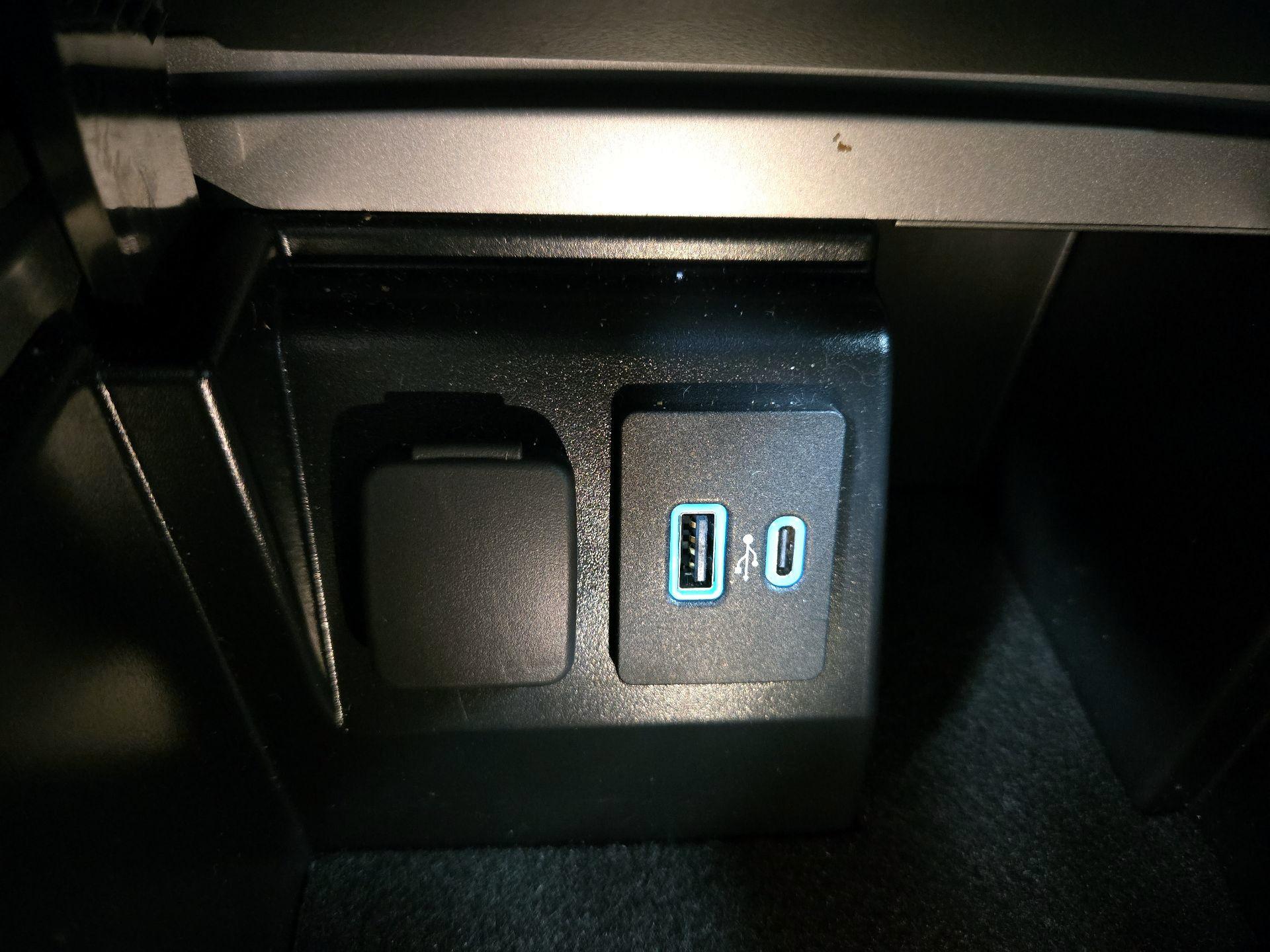 Thumbnail: 2023 Ford Explorer - 19