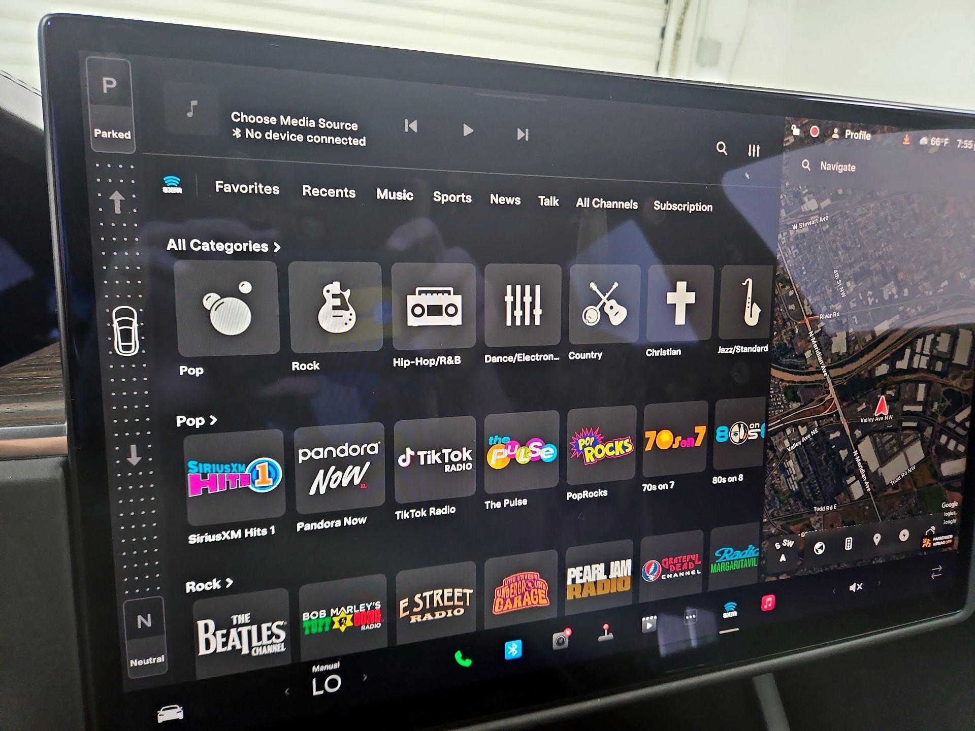 Thumbnail: 2022 Tesla Model S - 15