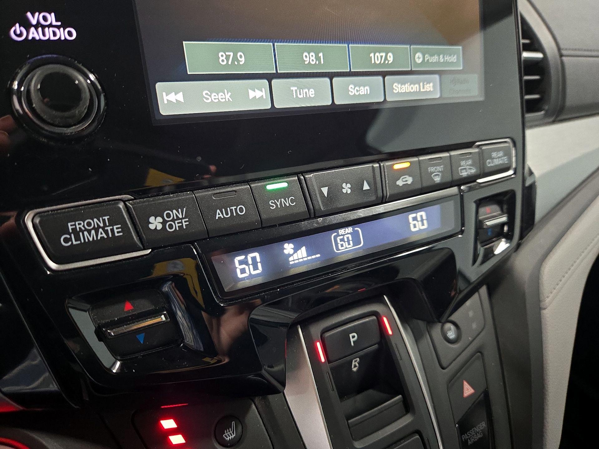 Thumbnail: 2021 Honda Odyssey - 16