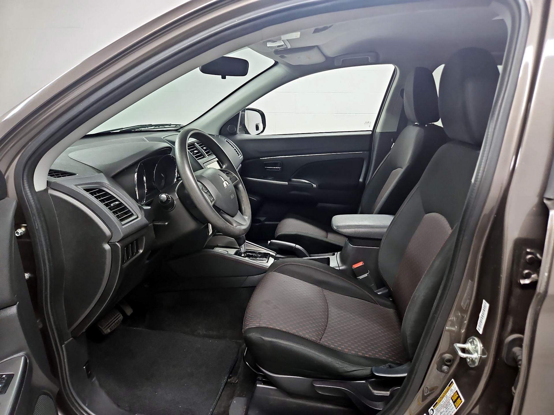 Thumbnail: 2019 Mitsubishi Outlander Sport - 11