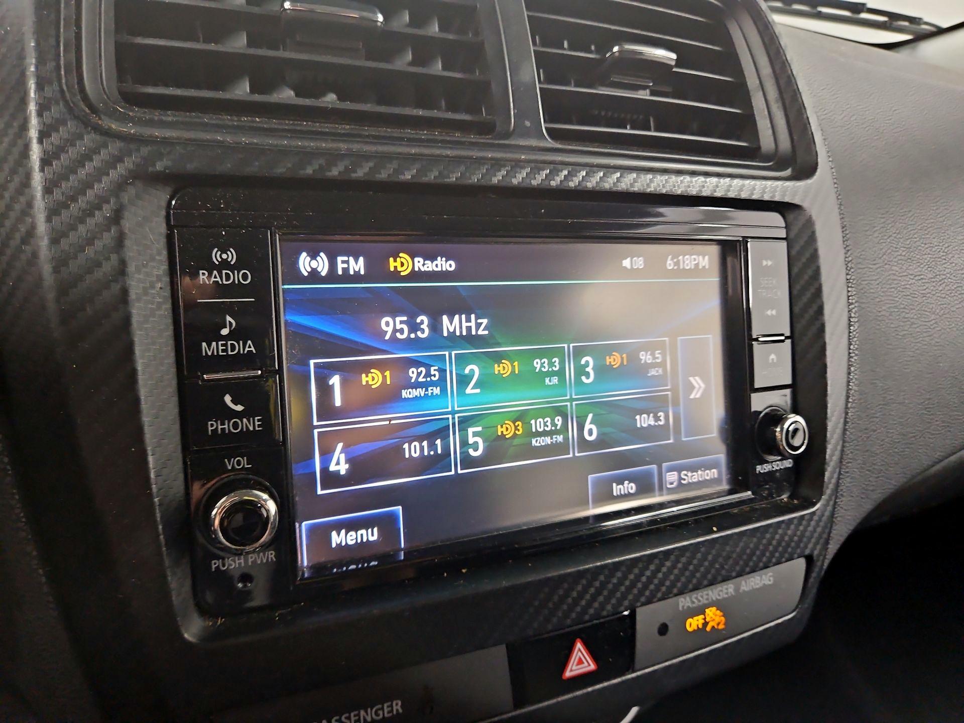 Thumbnail: 2019 Mitsubishi Outlander Sport - 14