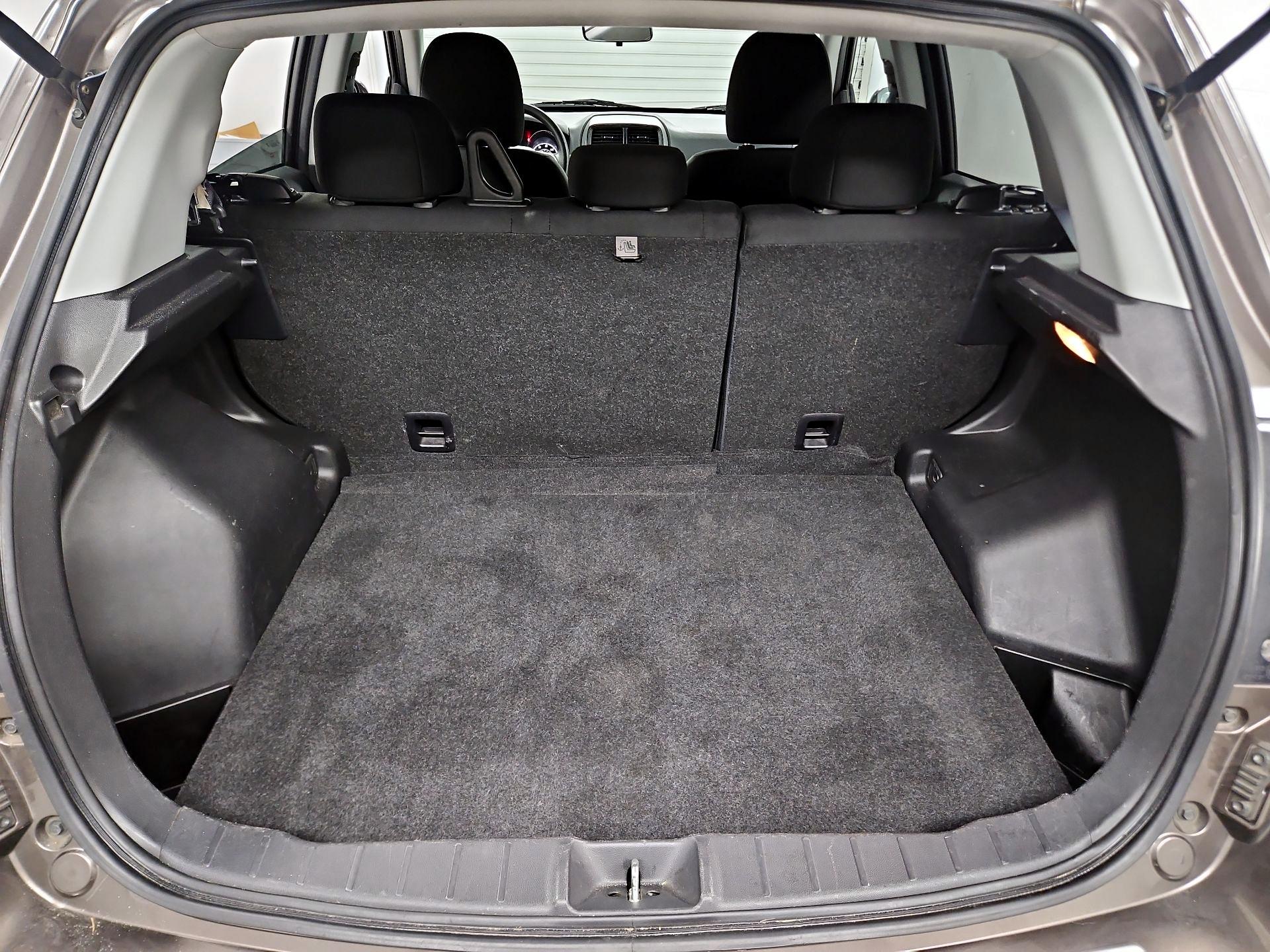 Thumbnail: 2019 Mitsubishi Outlander Sport - 19