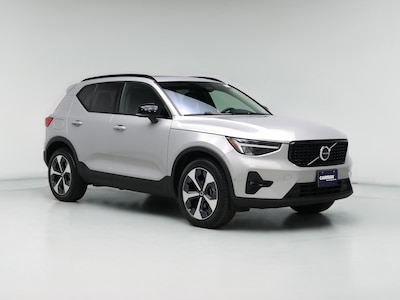 2023 Volvo XC40 B5 Plus Dark Theme