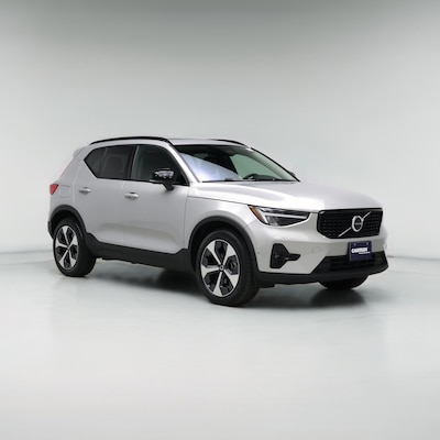 2023 Volvo XC40 B5 Plus Dark Theme