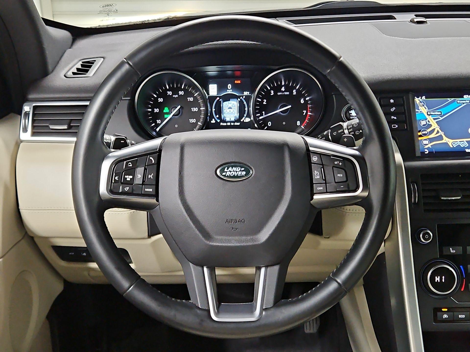 Thumbnail: 2017 Land Rover Discovery Sport - 10