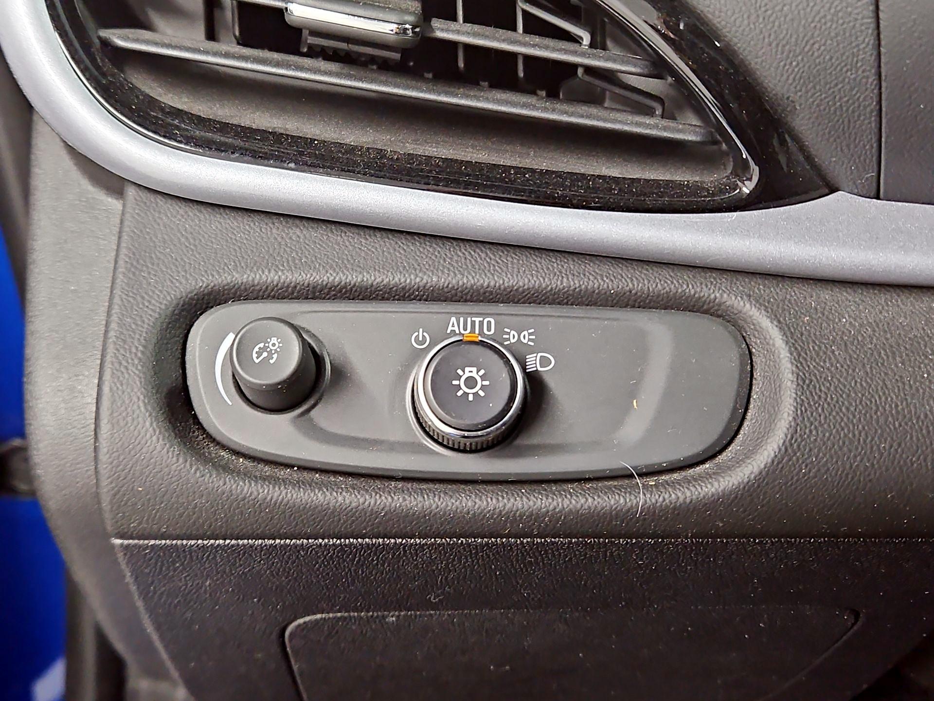 Thumbnail: 2017 Chevrolet Volt - 13