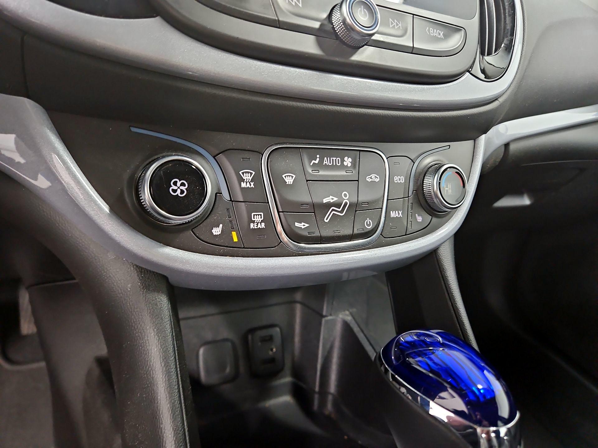 Thumbnail: 2017 Chevrolet Volt - 16