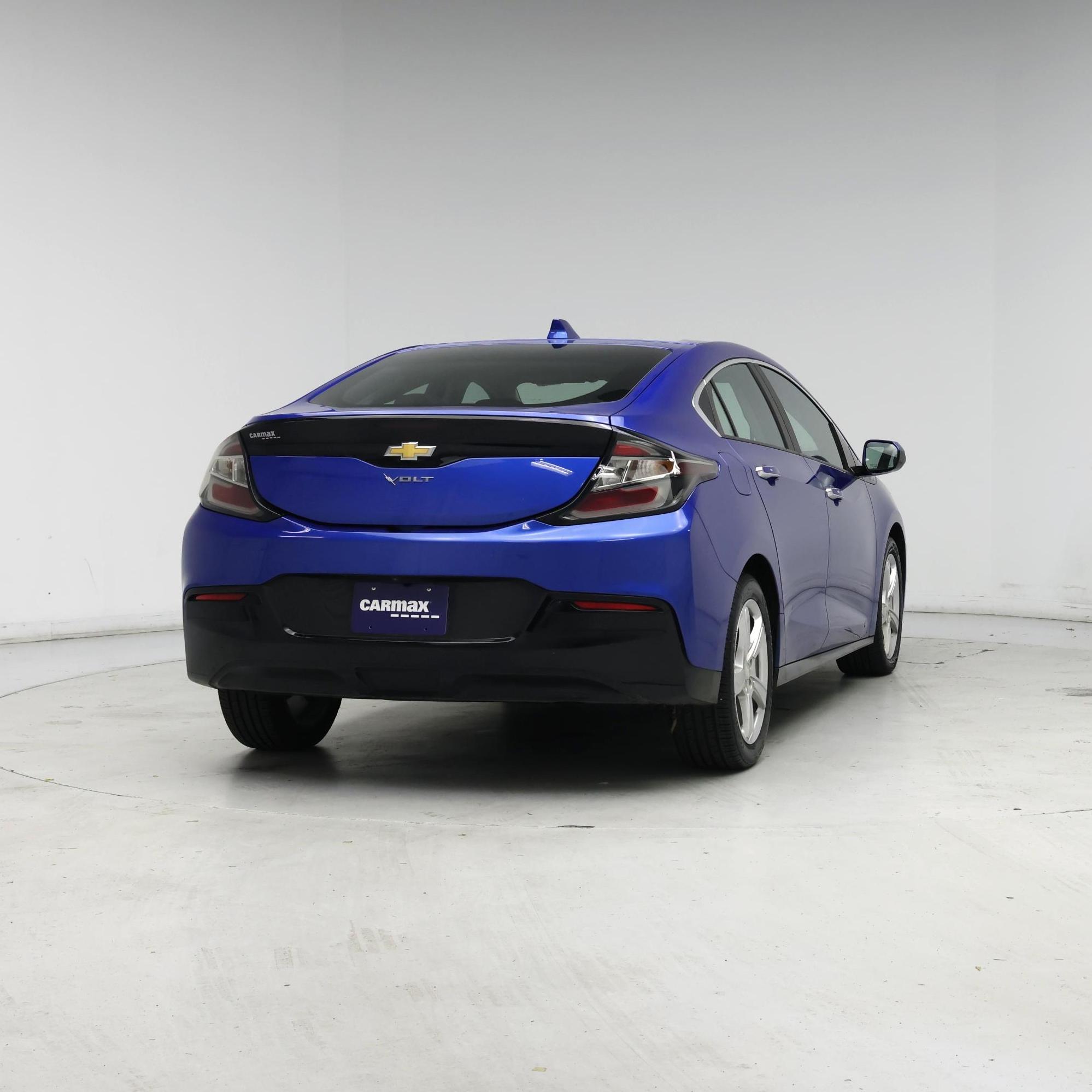 Thumbnail: 2017 Chevrolet Volt - 8