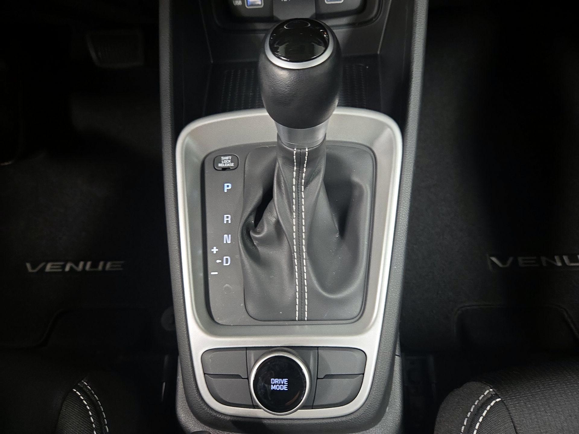 Thumbnail: 2022 Hyundai Venue - 17