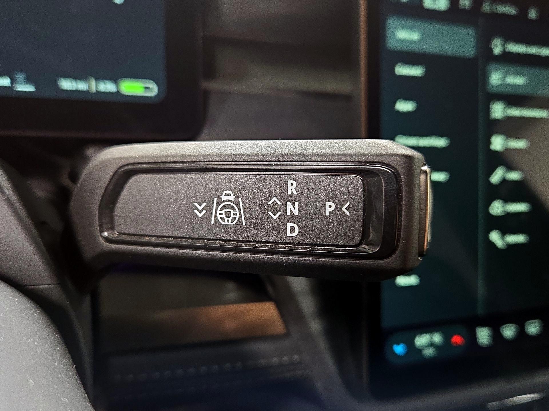 Thumbnail: 2023 Rivian R1T - 17