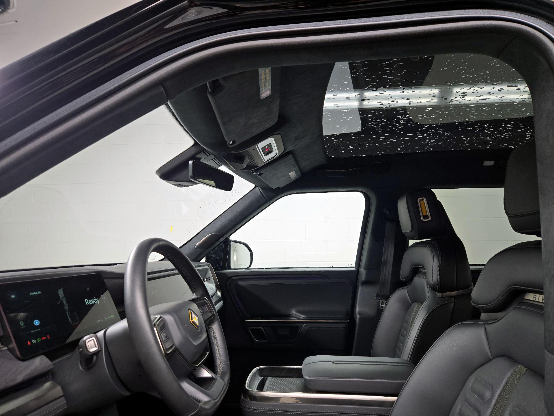 Thumbnail: 2023 Rivian R1T - 18