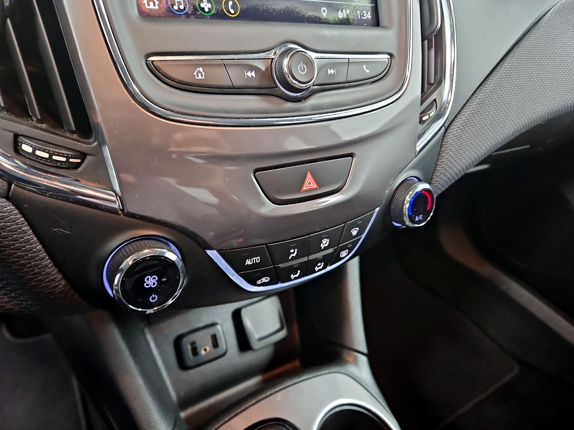 Thumbnail: 2019 Chevrolet Cruze - 16