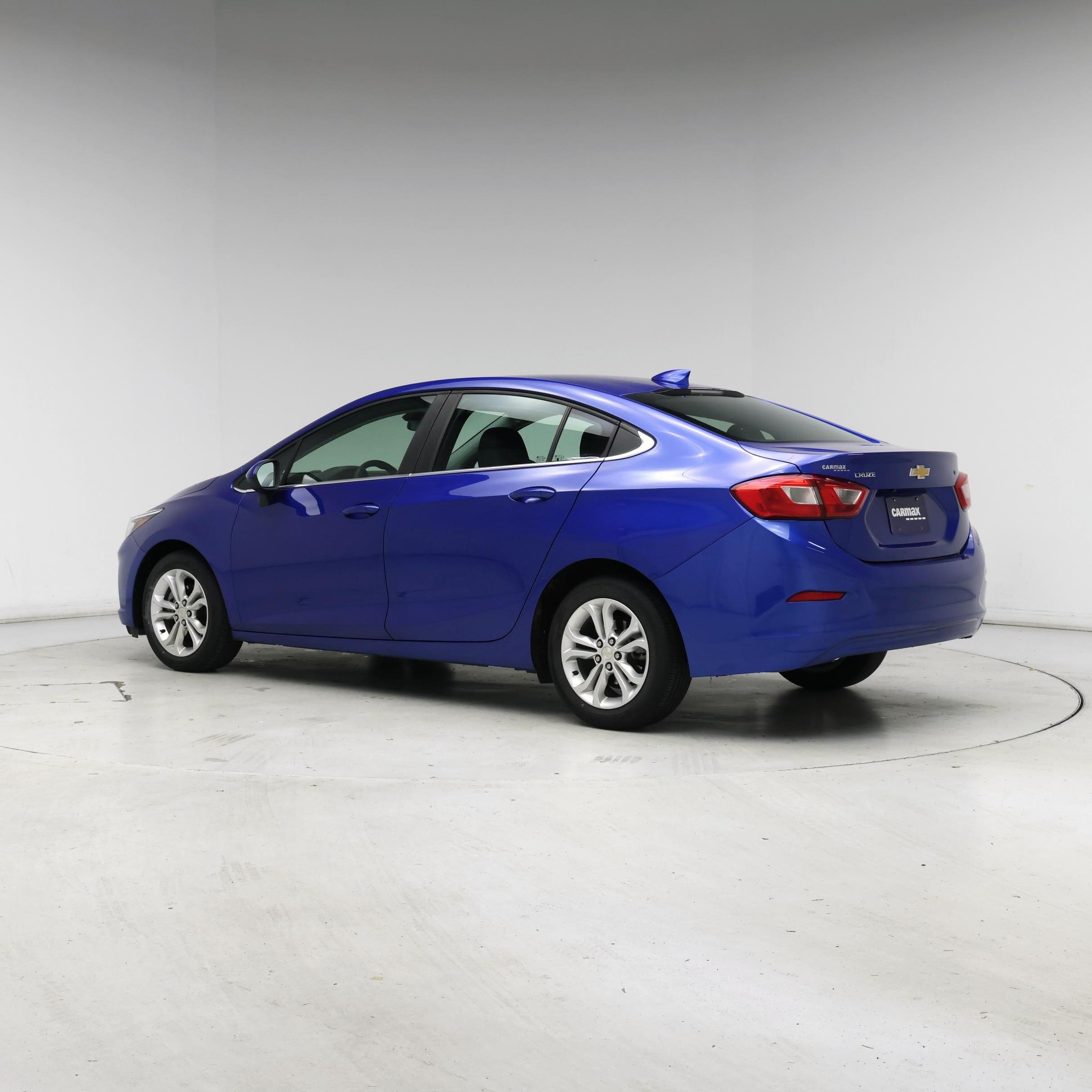 Thumbnail: 2019 Chevrolet Cruze - 2