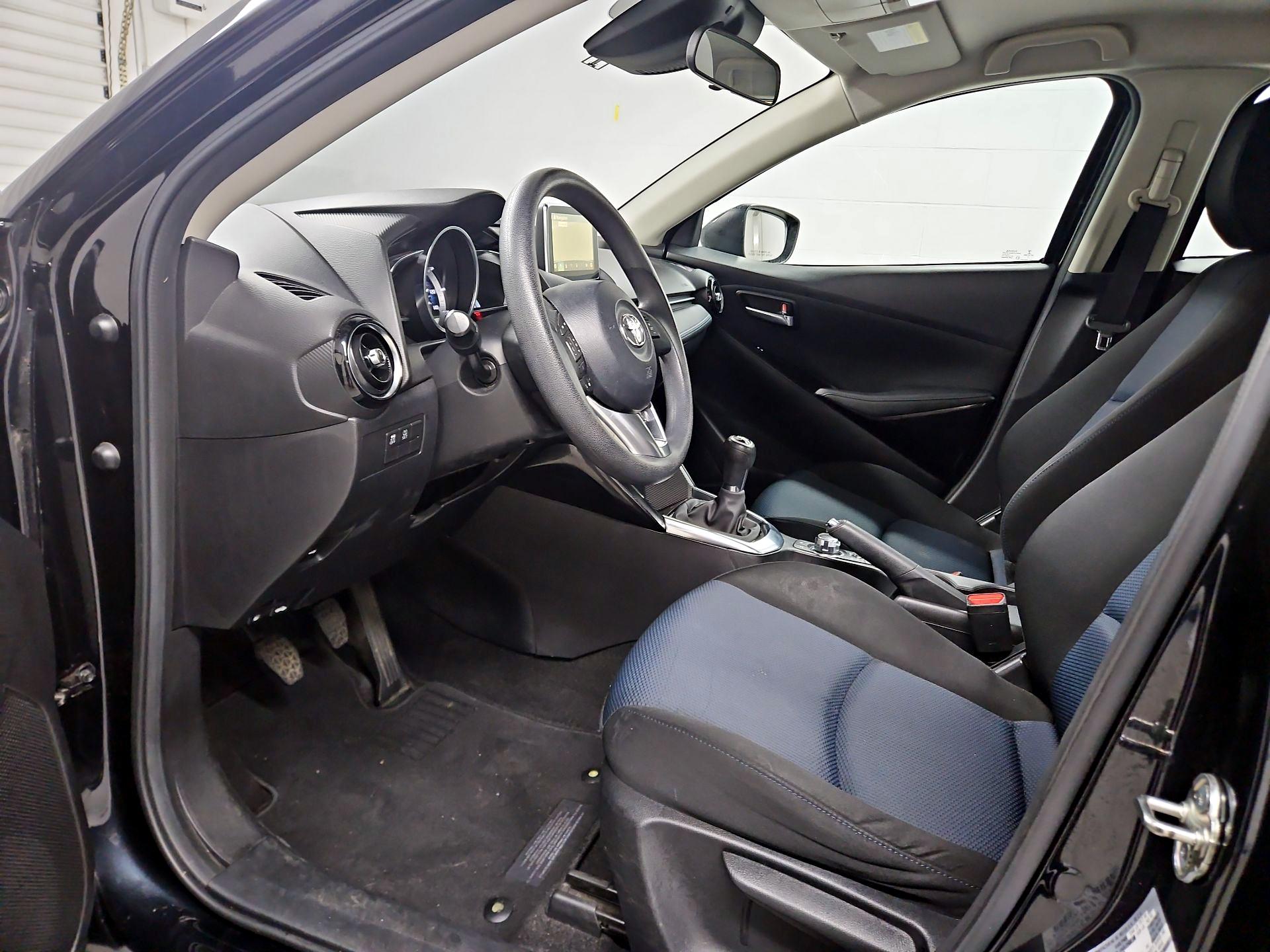 Thumbnail: 2017 Toyota Yaris iA - 11