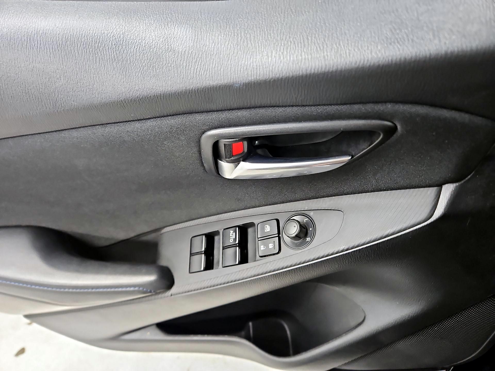 Thumbnail: 2017 Toyota Yaris iA - 12