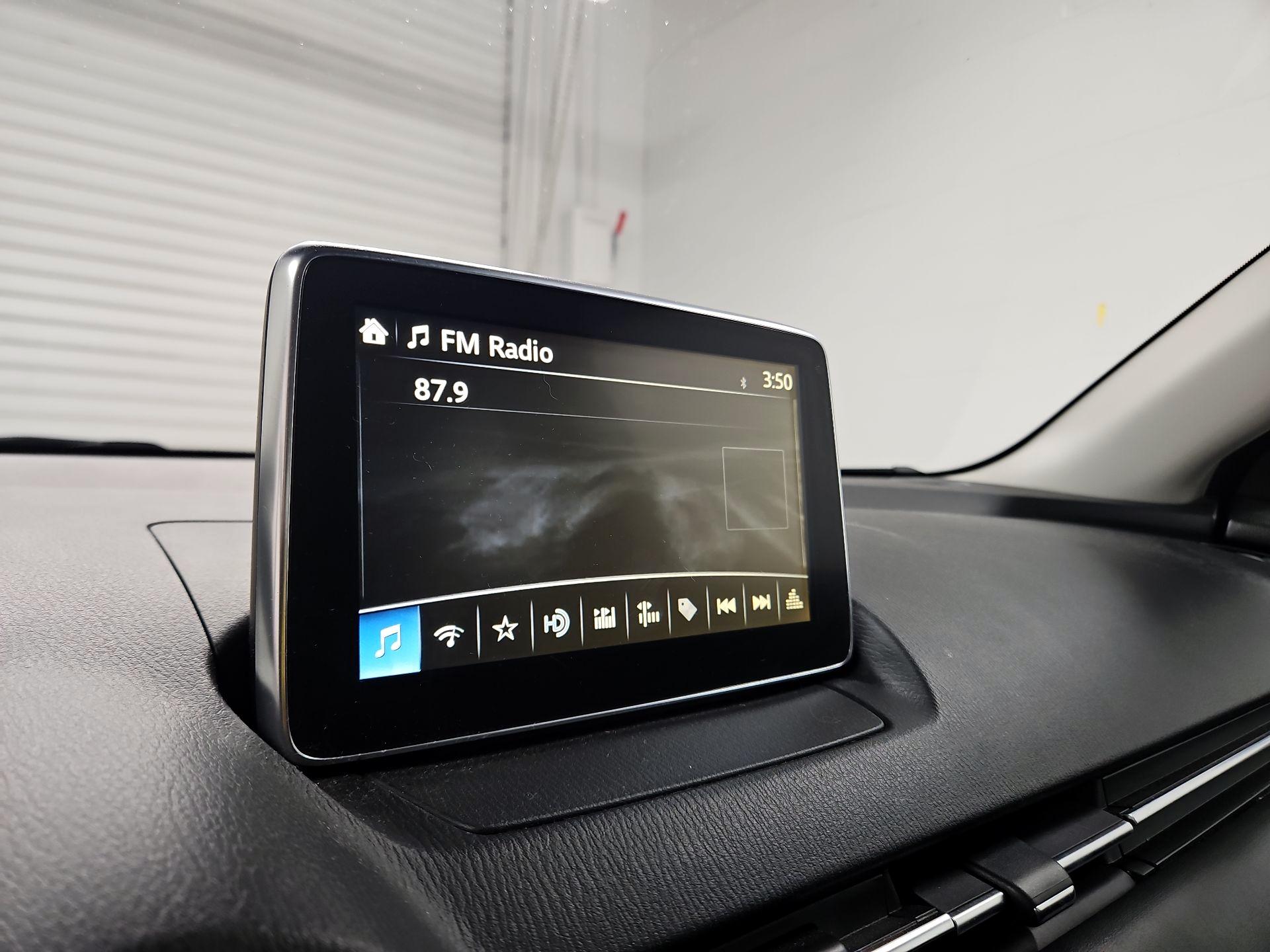 Thumbnail: 2017 Toyota Yaris iA - 16