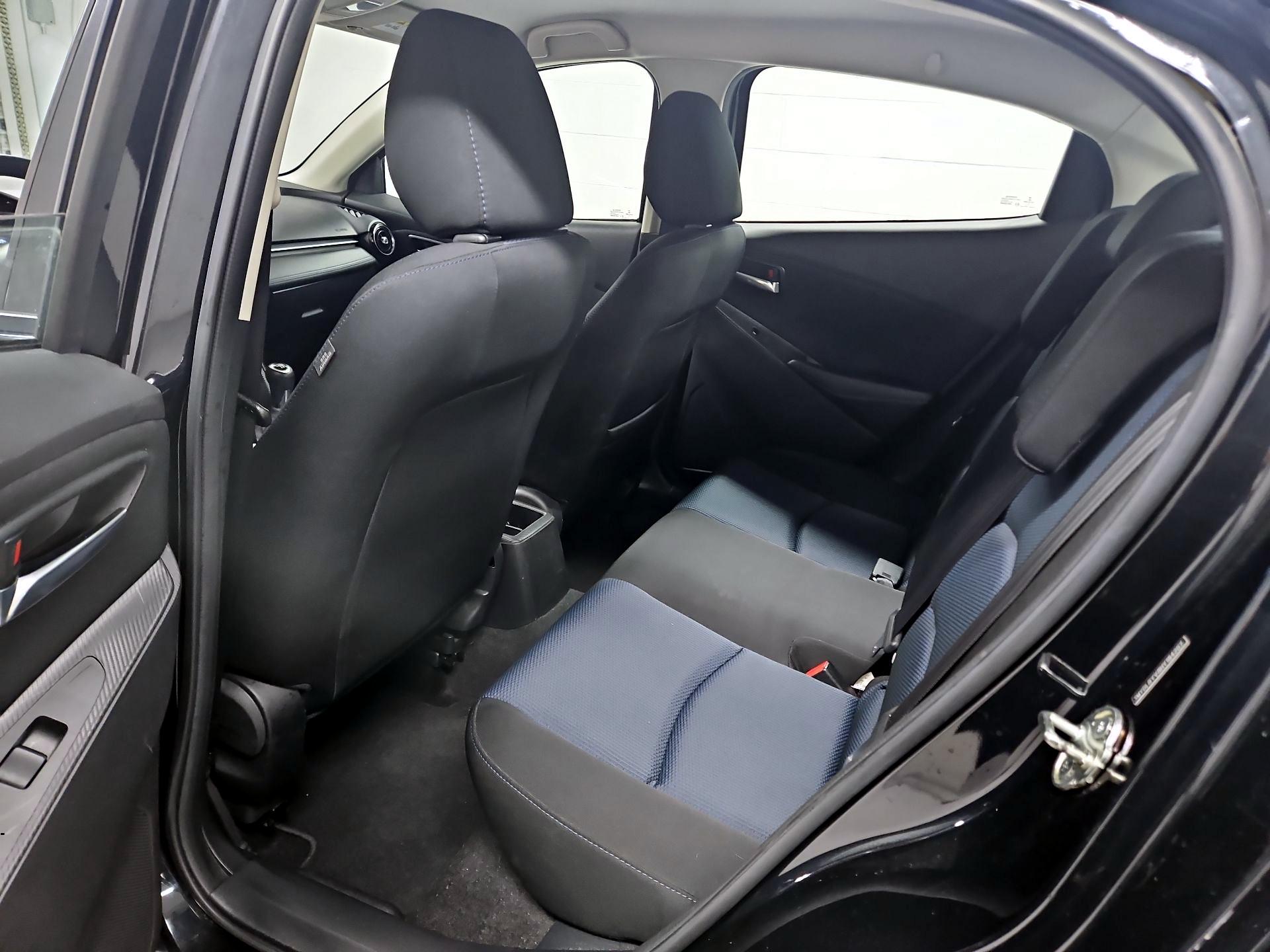 Thumbnail: 2017 Toyota Yaris iA - 20