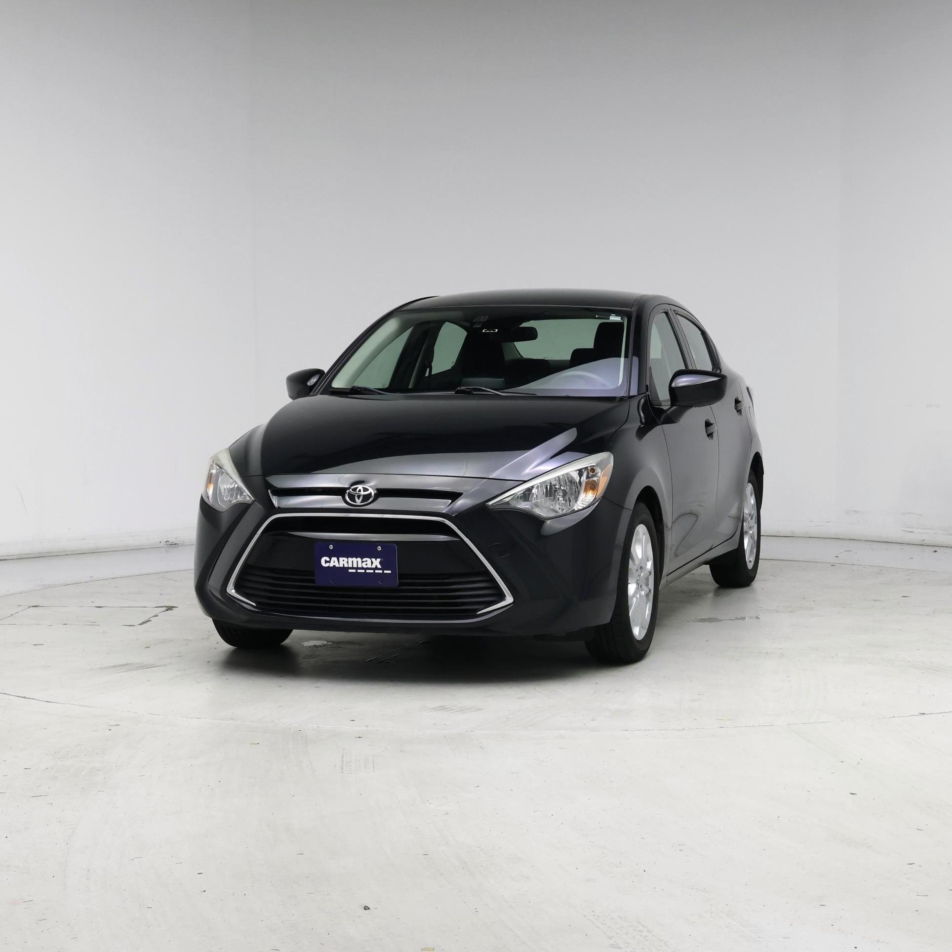 Thumbnail: 2017 Toyota Yaris iA - 4