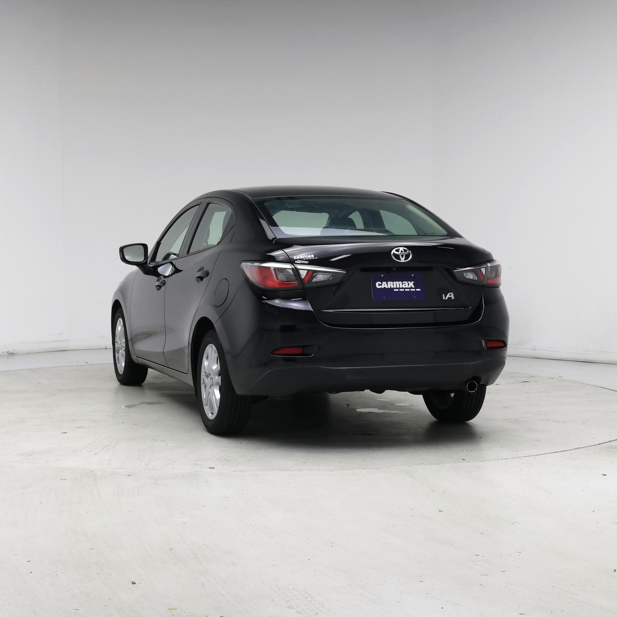 Thumbnail: 2017 Toyota Yaris iA - 6