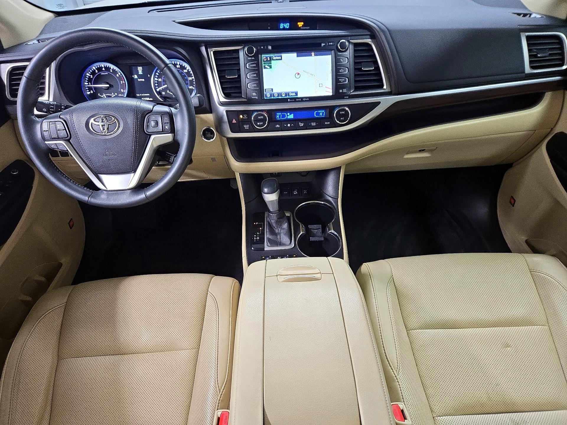 Thumbnail: 2016 Toyota Highlander - 9