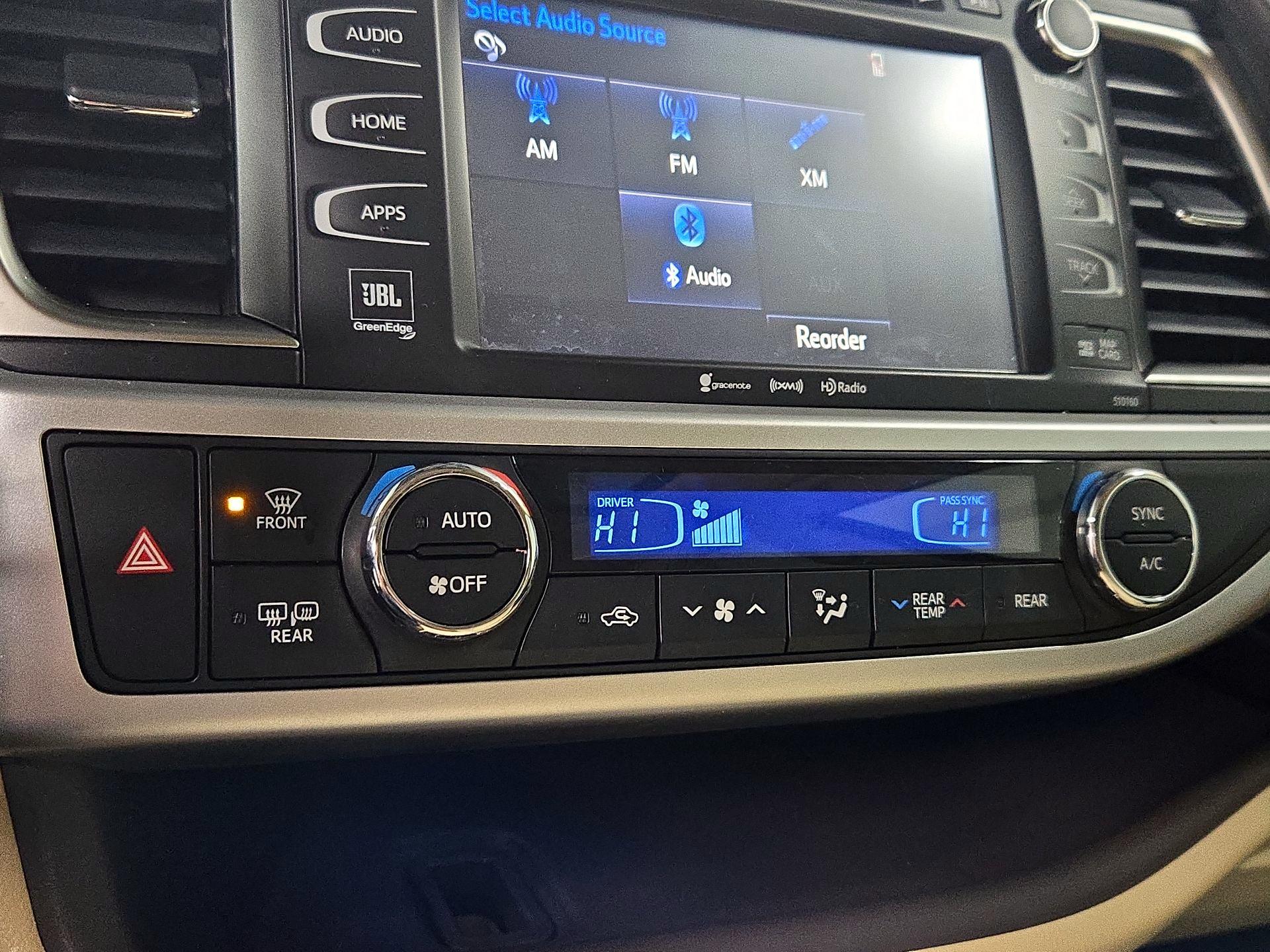 Thumbnail: 2016 Toyota Highlander - 17