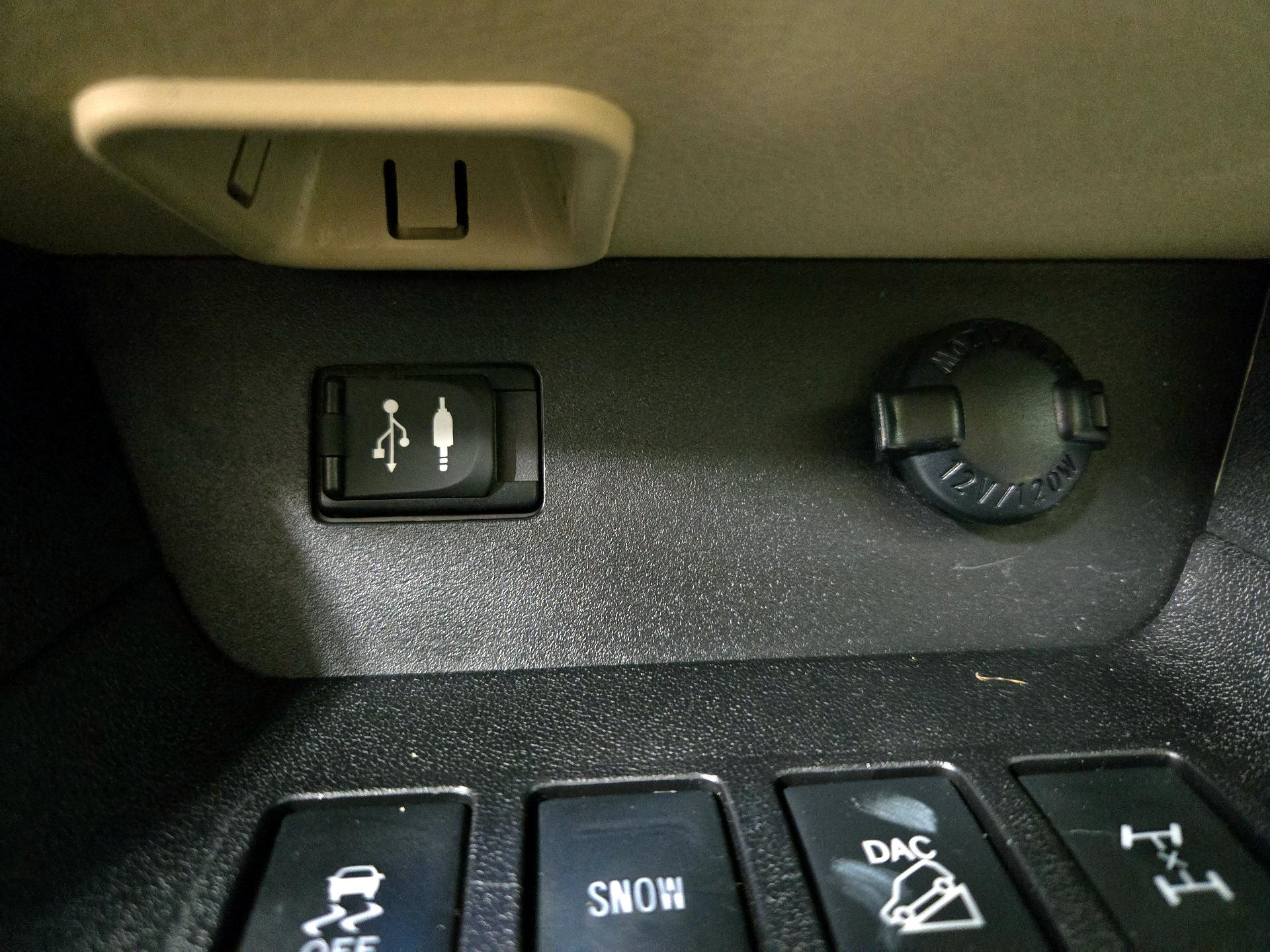 Thumbnail: 2016 Toyota Highlander - 19