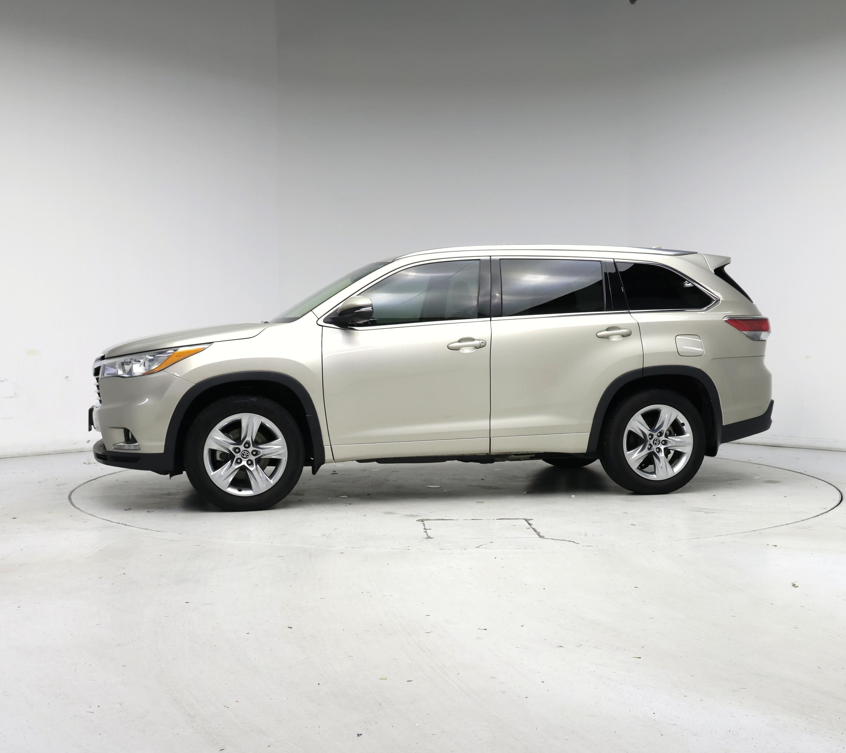 Thumbnail: 2016 Toyota Highlander - 3