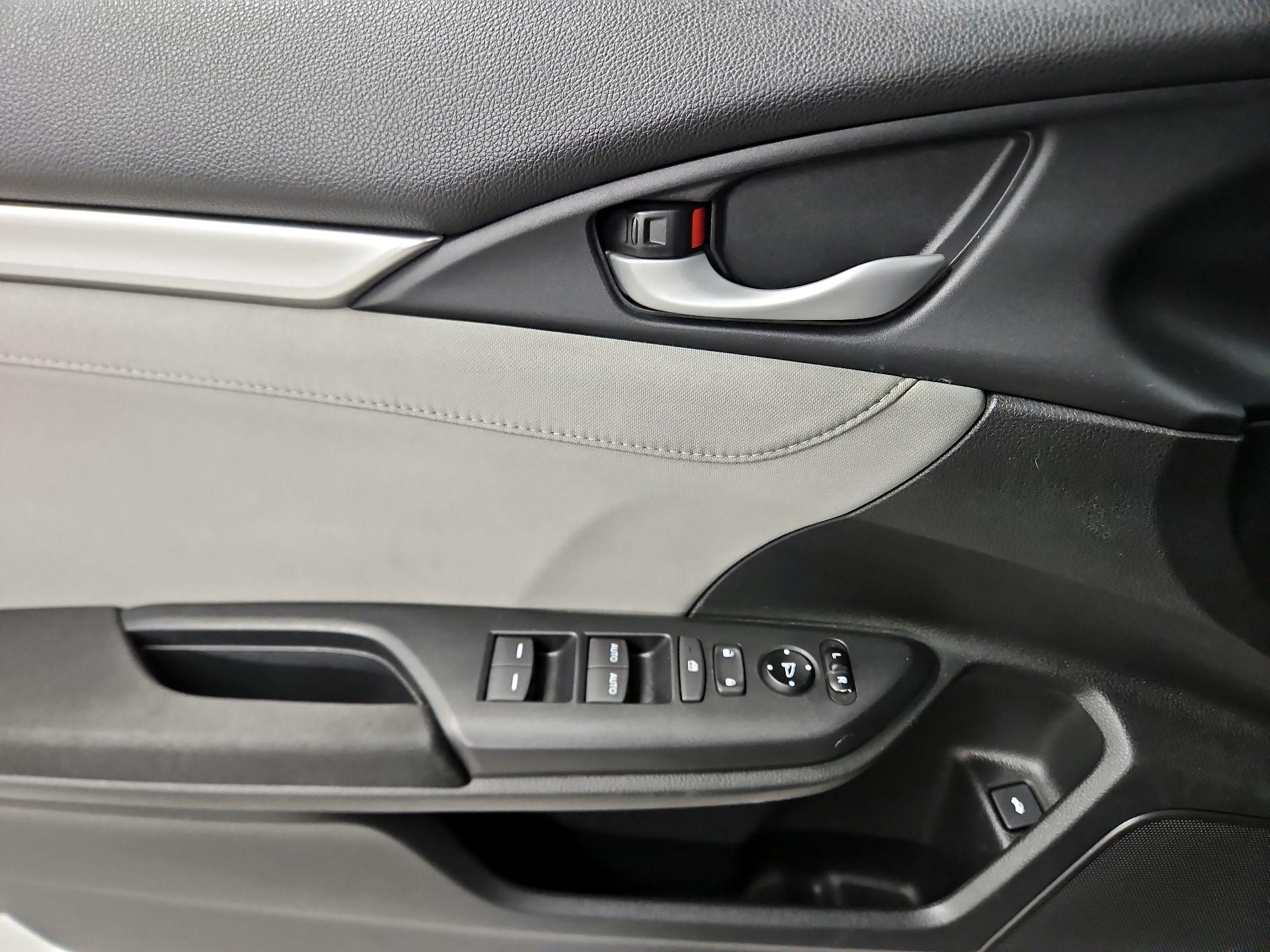 Thumbnail: 2016 Honda Civic - 12