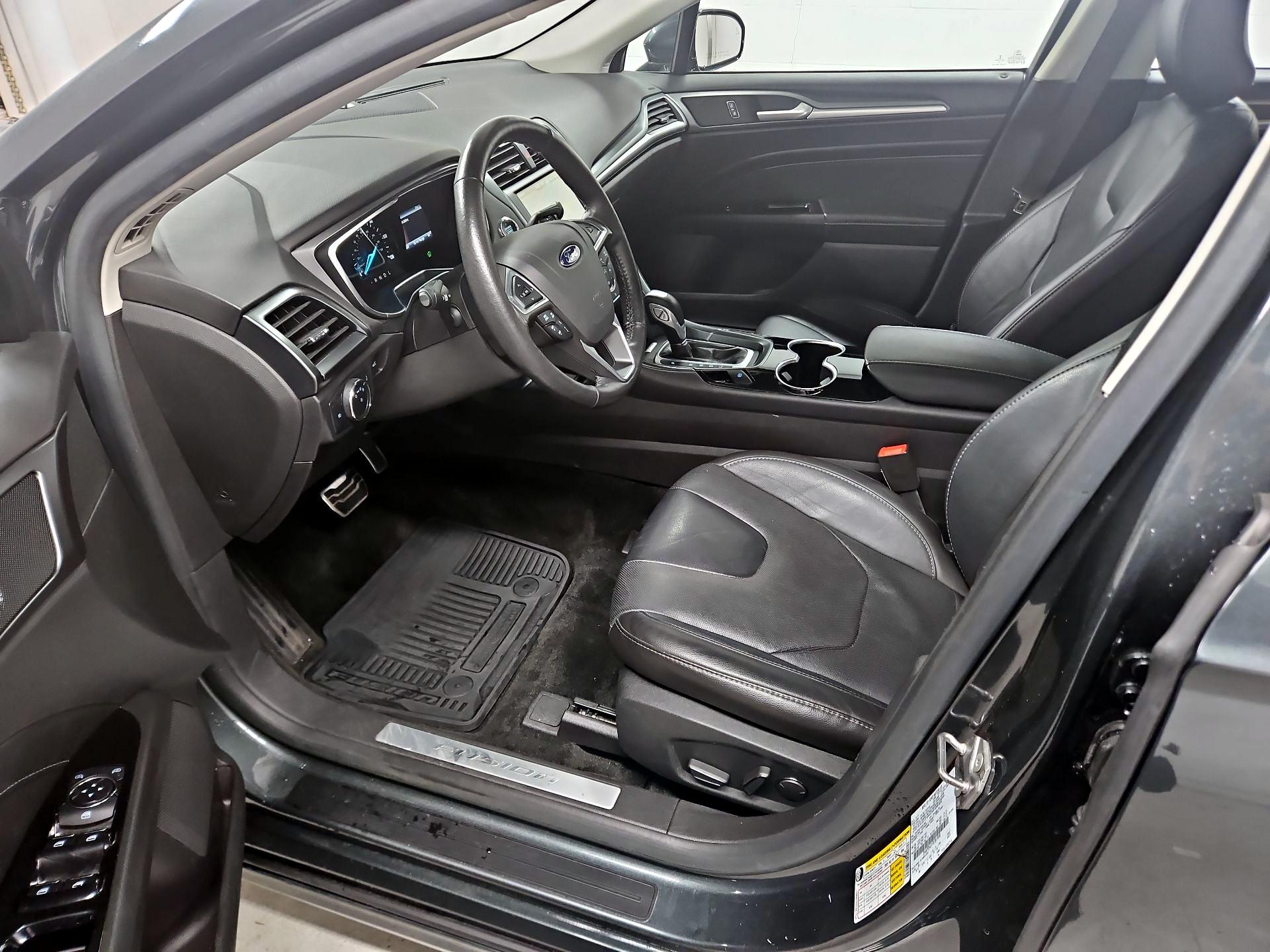 Thumbnail: 2015 Ford Fusion - 11