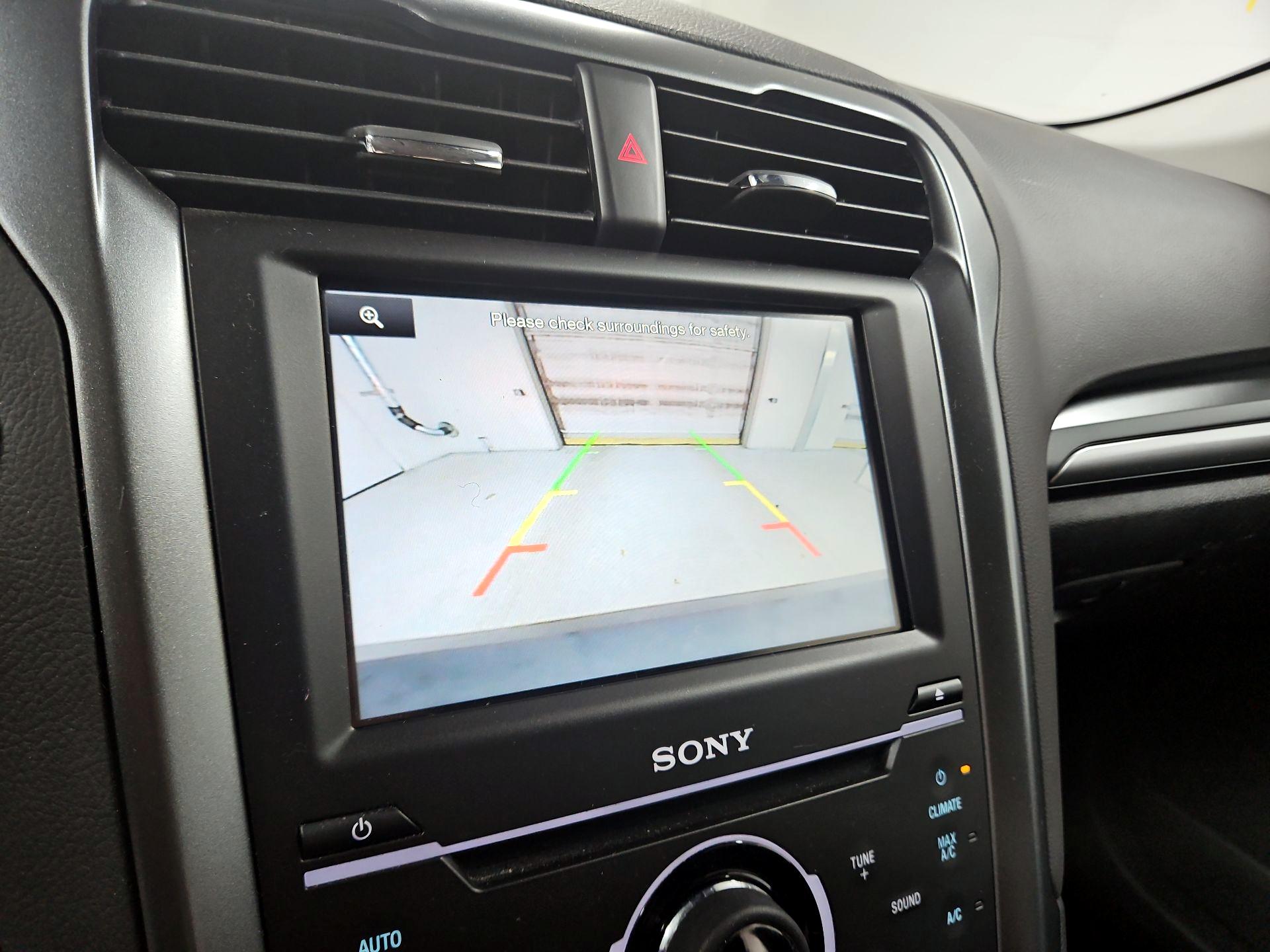 Thumbnail: 2015 Ford Fusion - 15