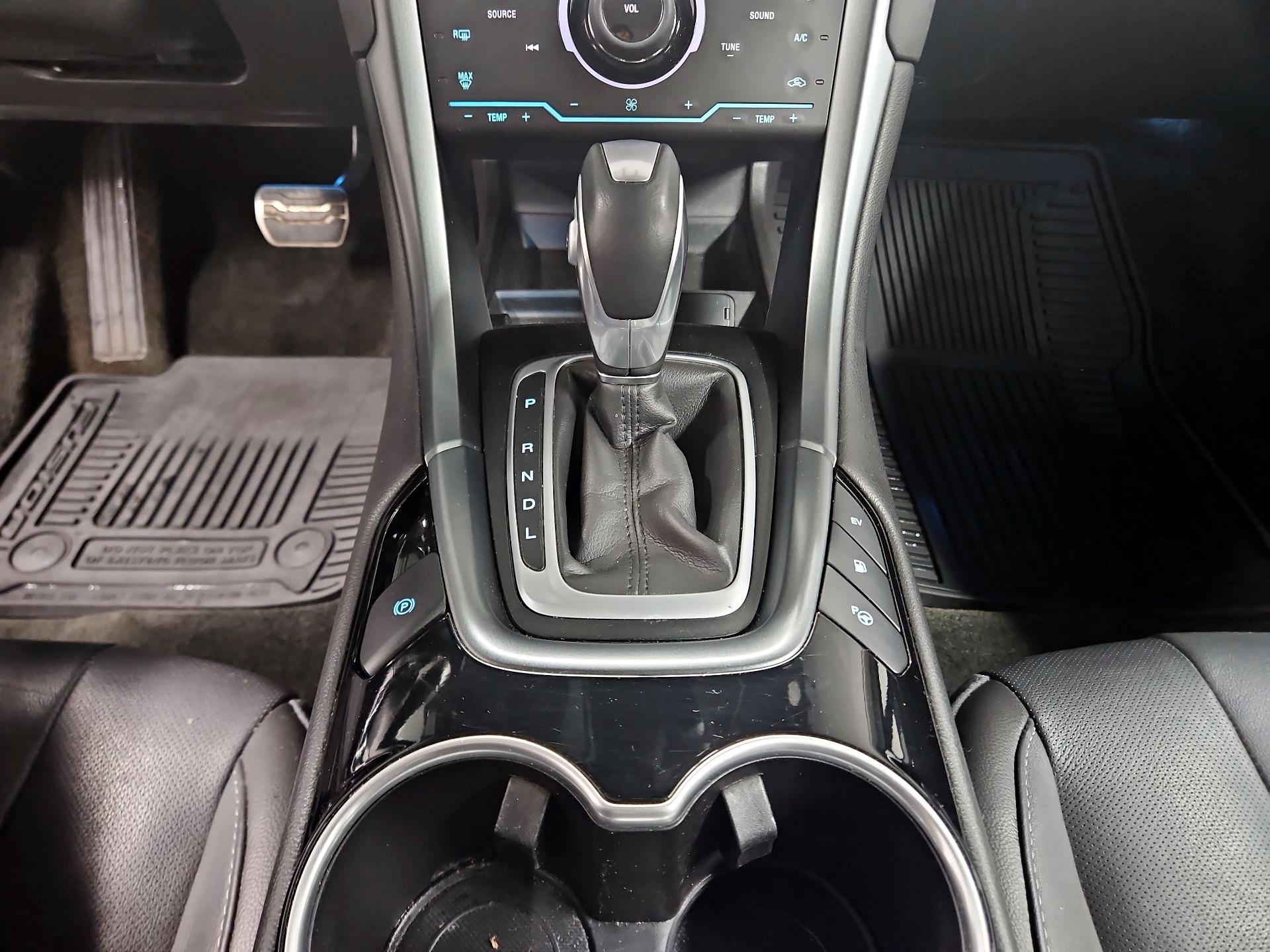 Thumbnail: 2015 Ford Fusion - 18