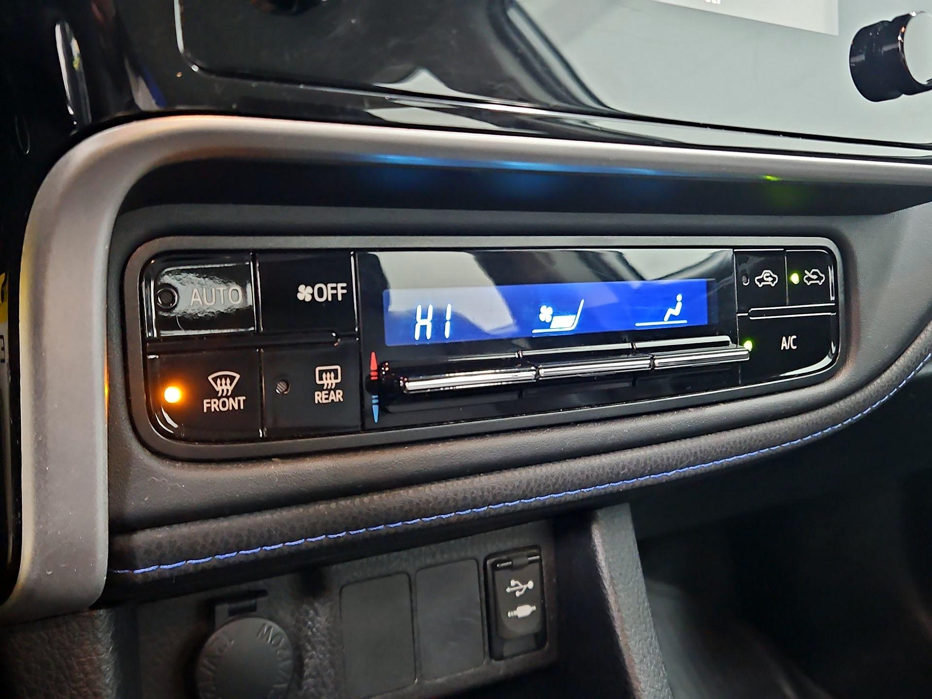 Thumbnail: 2018 Toyota Corolla - 16