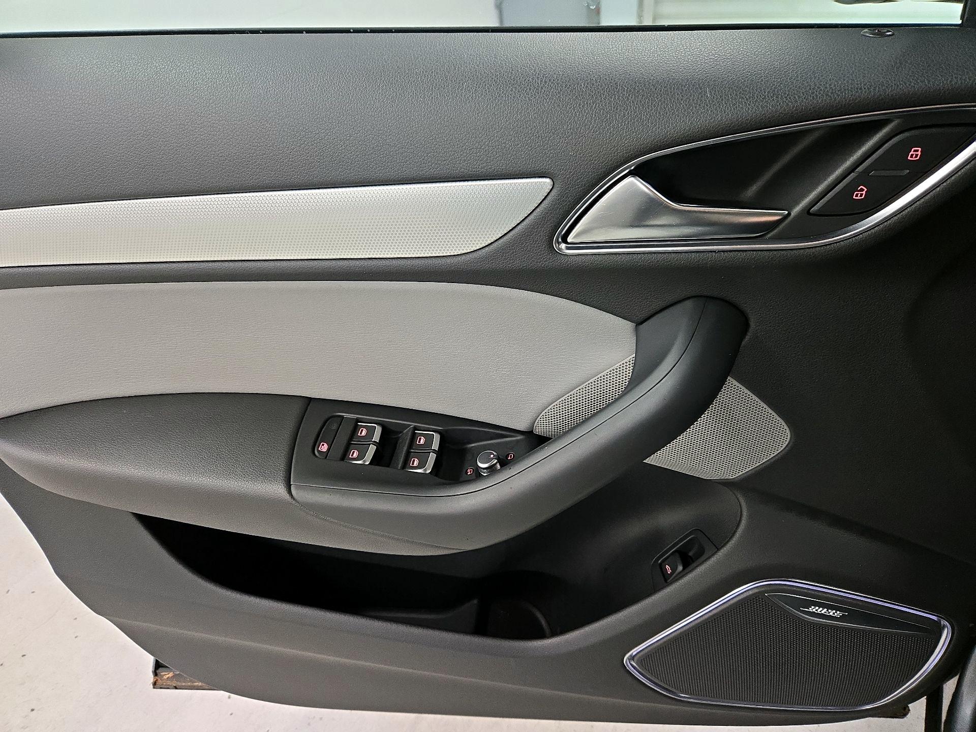 Thumbnail: 2016 Audi Q3 - 12