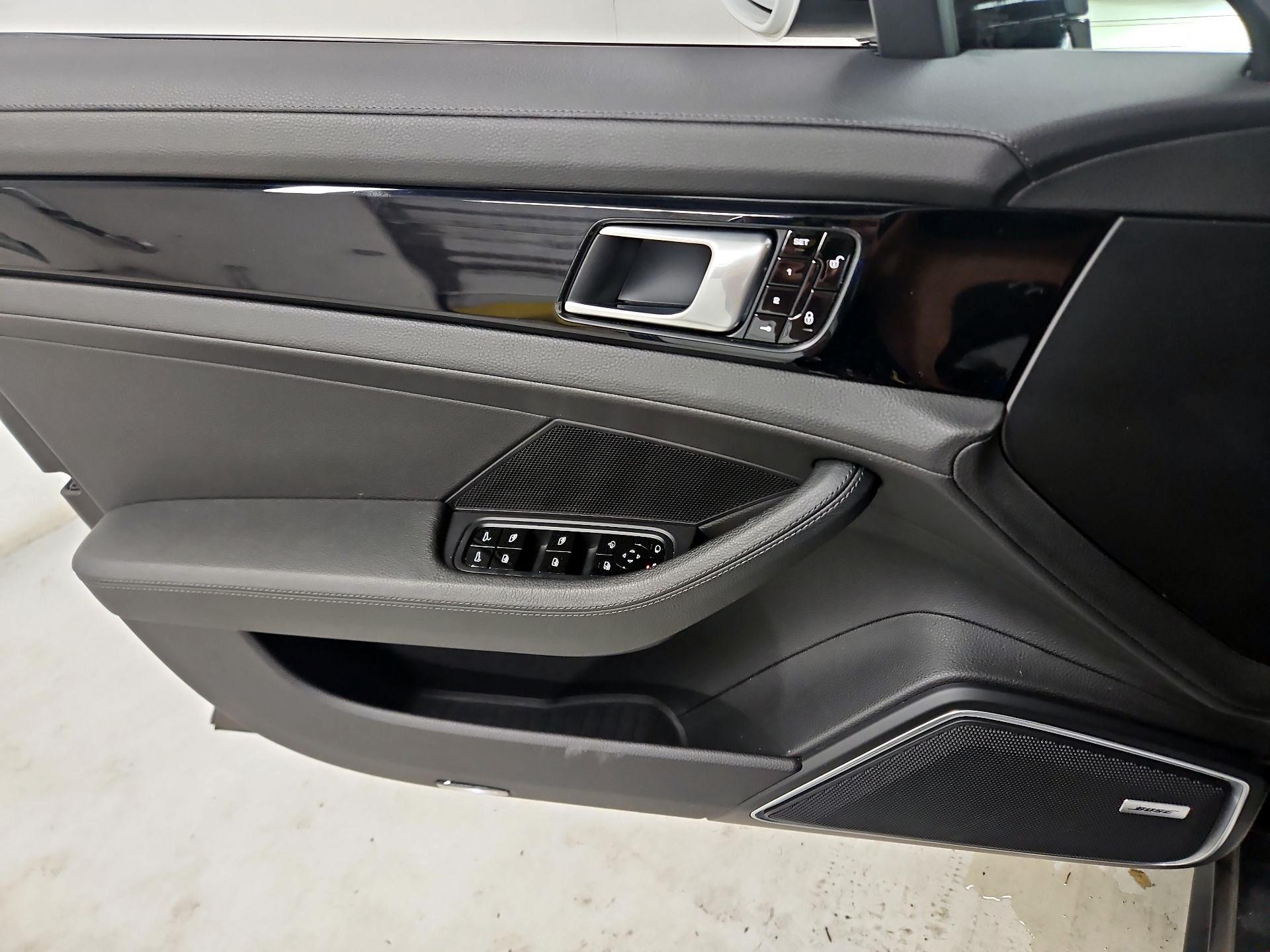 Thumbnail: 2018 Porsche Panamera - 12