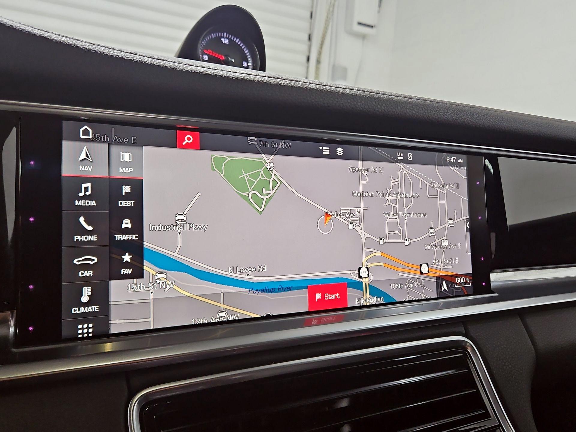 Thumbnail: 2018 Porsche Panamera - 14