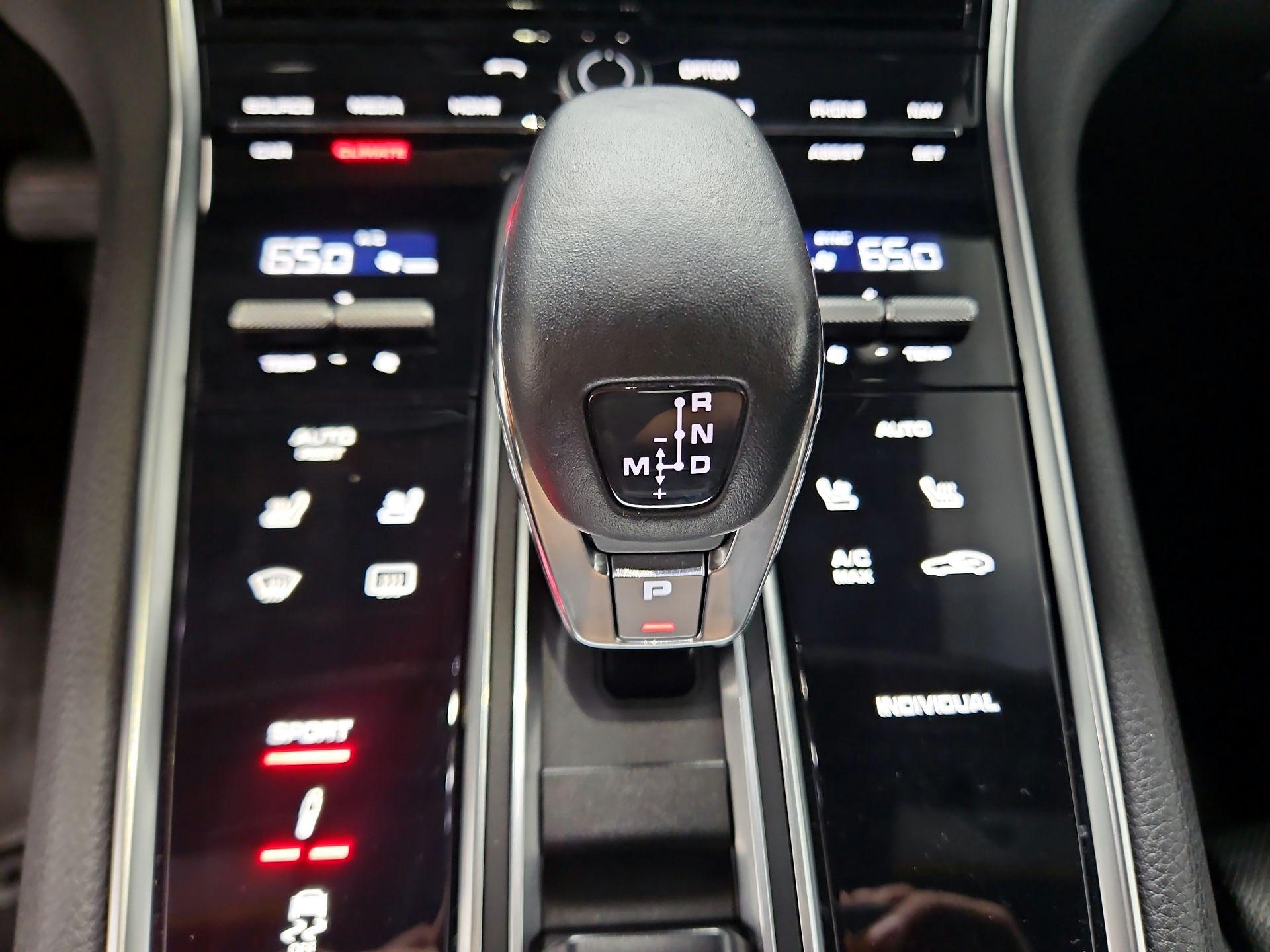 Thumbnail: 2018 Porsche Panamera - 18