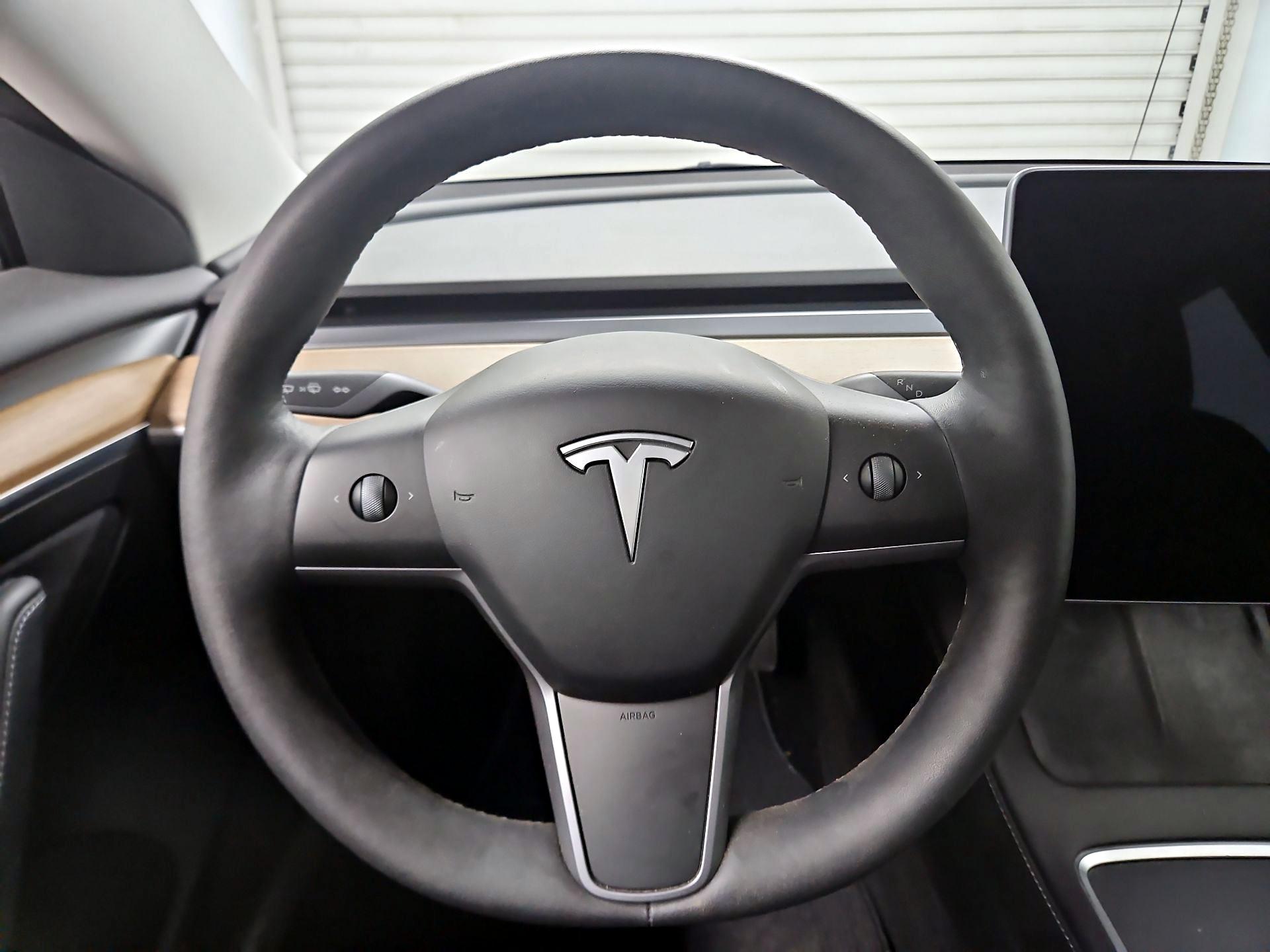 Thumbnail: 2023 Tesla Model 3 - 10