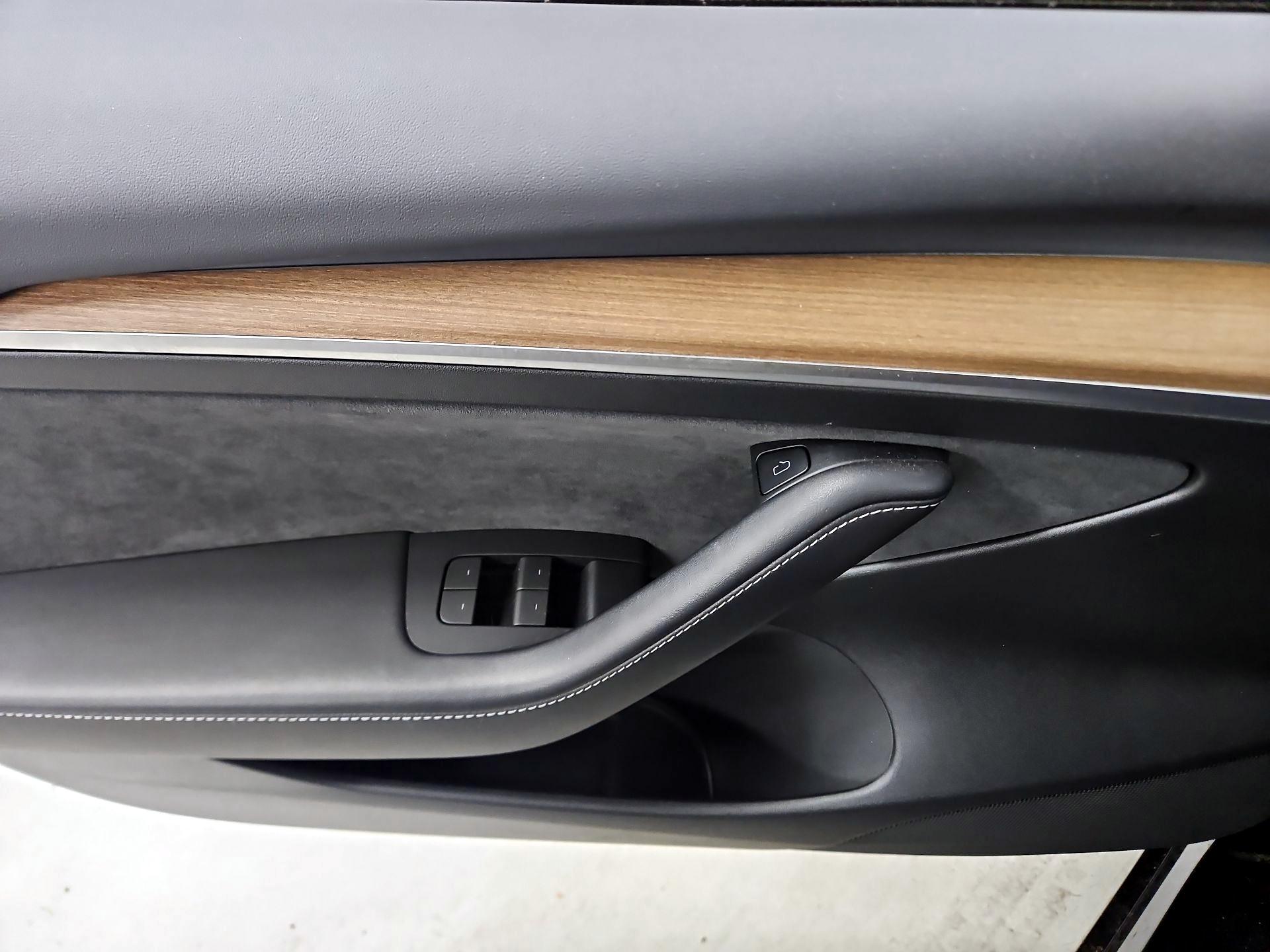 Thumbnail: 2023 Tesla Model 3 - 12