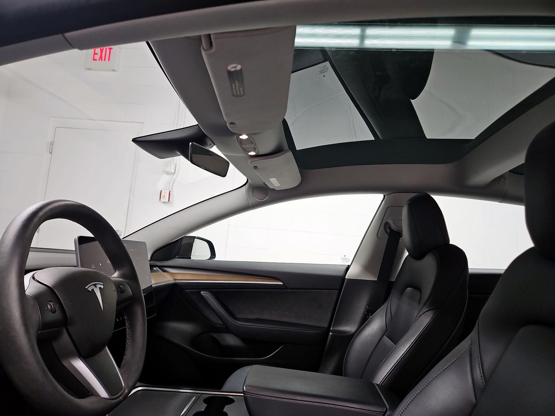 Thumbnail: 2023 Tesla Model 3 - 18