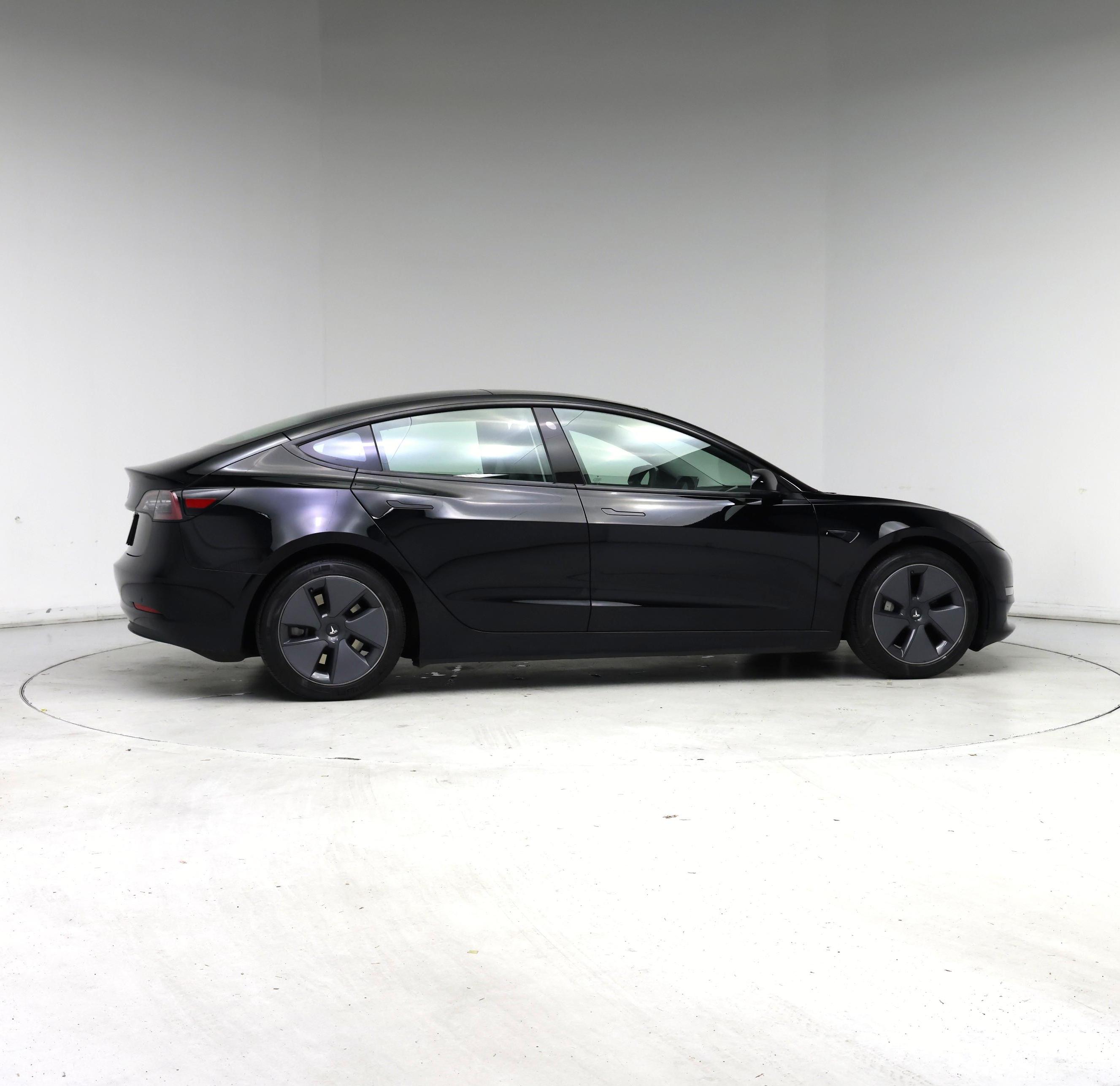 Thumbnail: 2023 Tesla Model 3 - 7