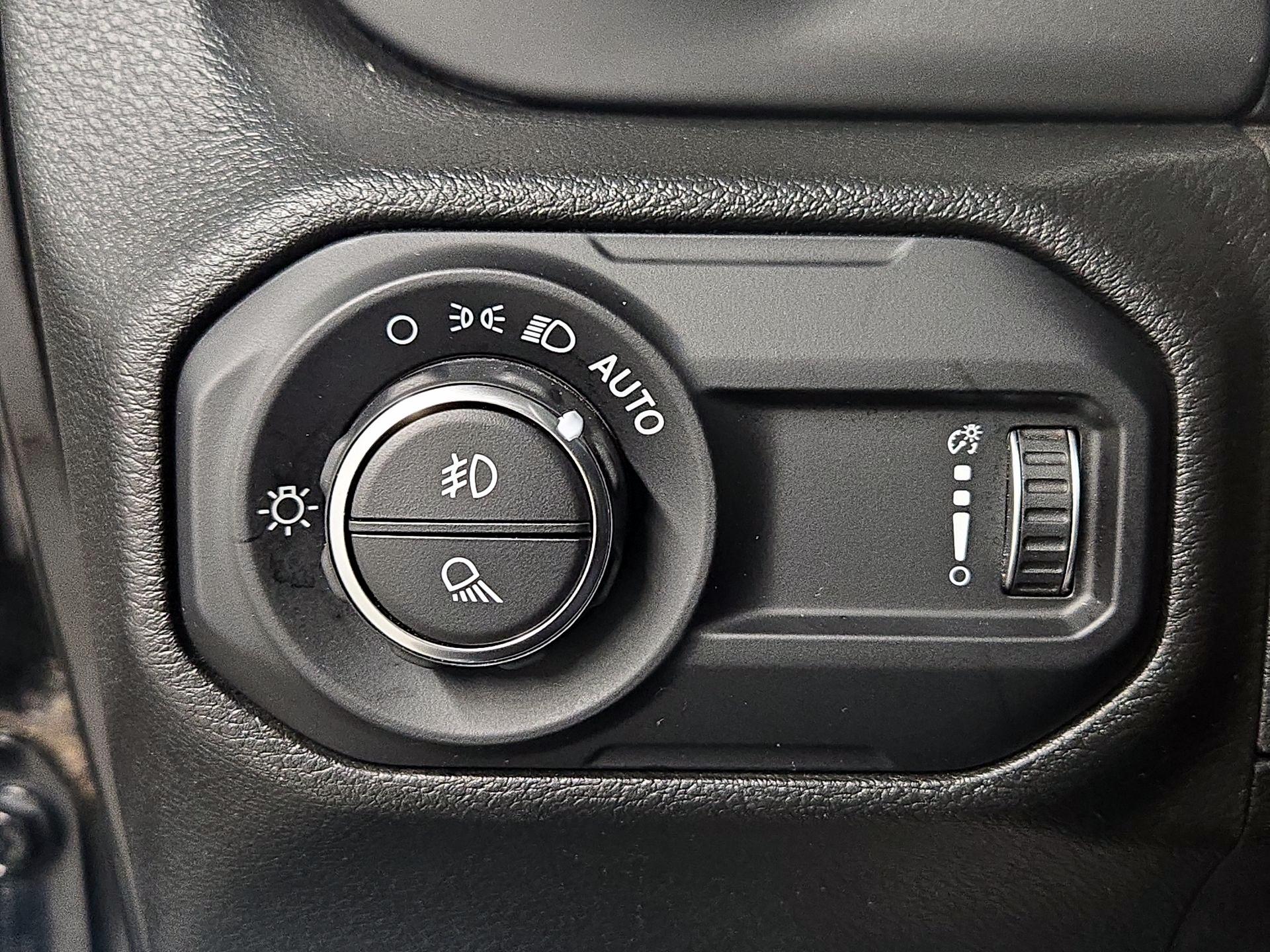 Thumbnail: 2023 Jeep Gladiator - 13