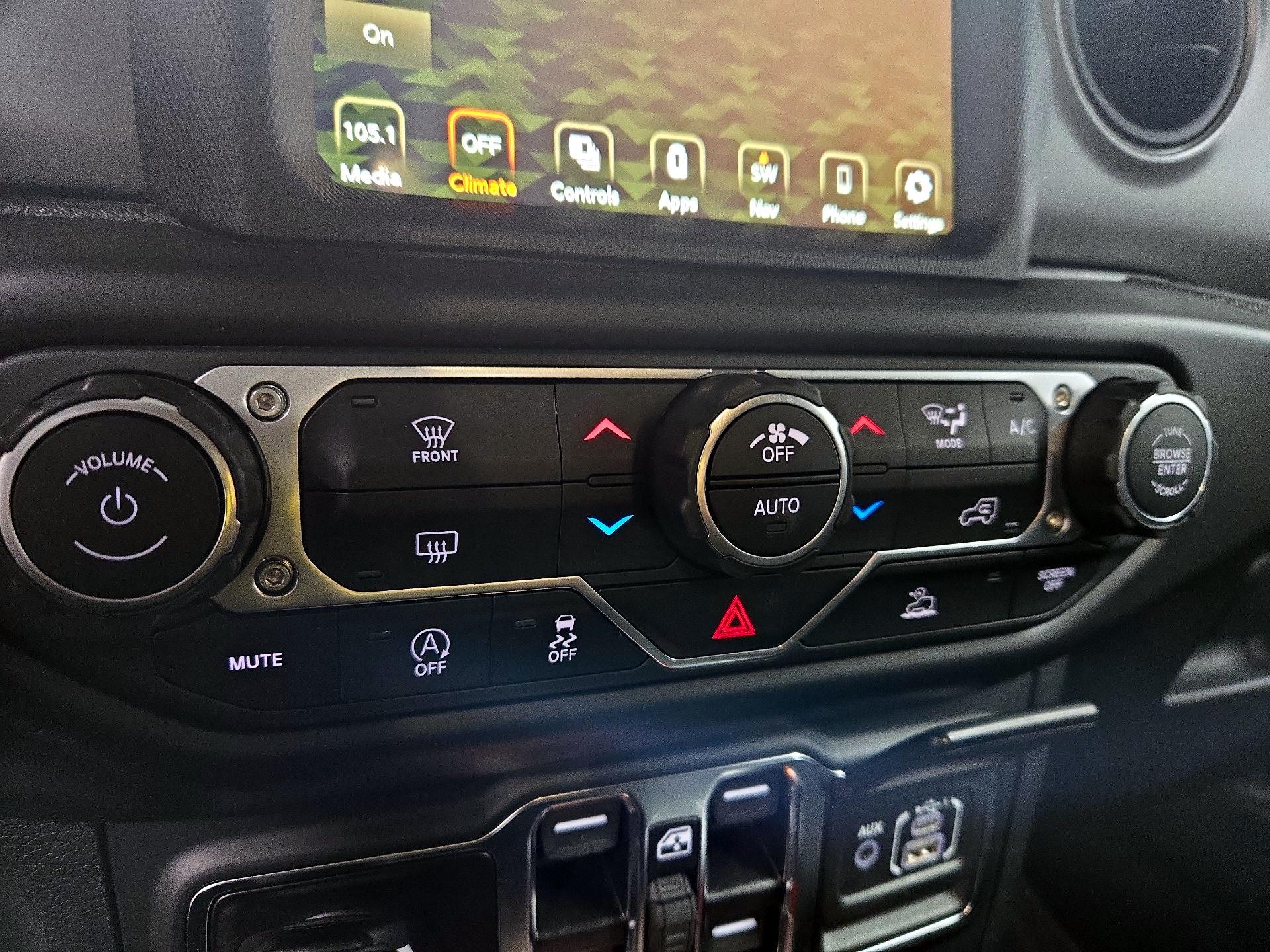 Thumbnail: 2023 Jeep Gladiator - 17