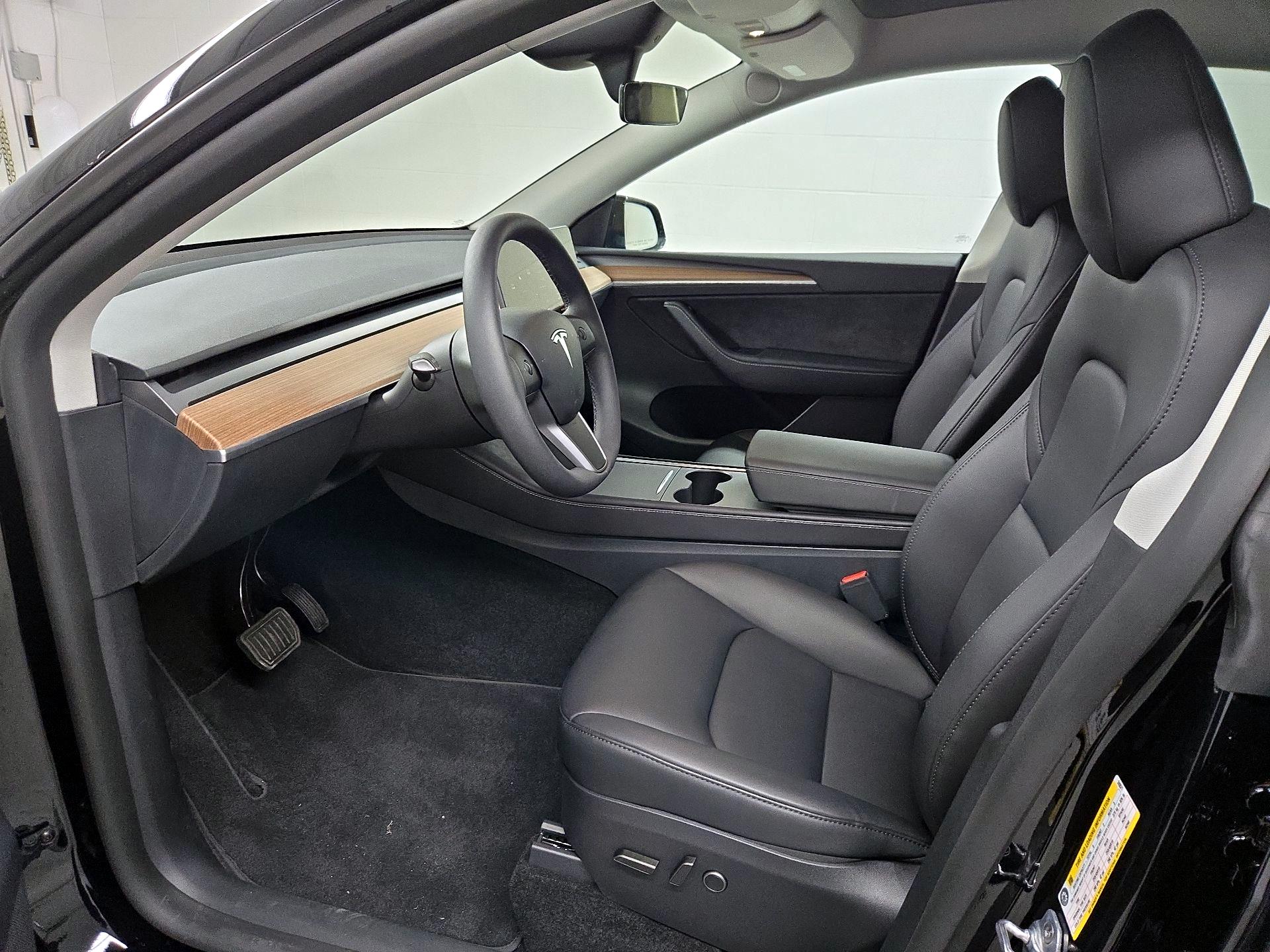 Thumbnail: 2025 Tesla Model Y - 11