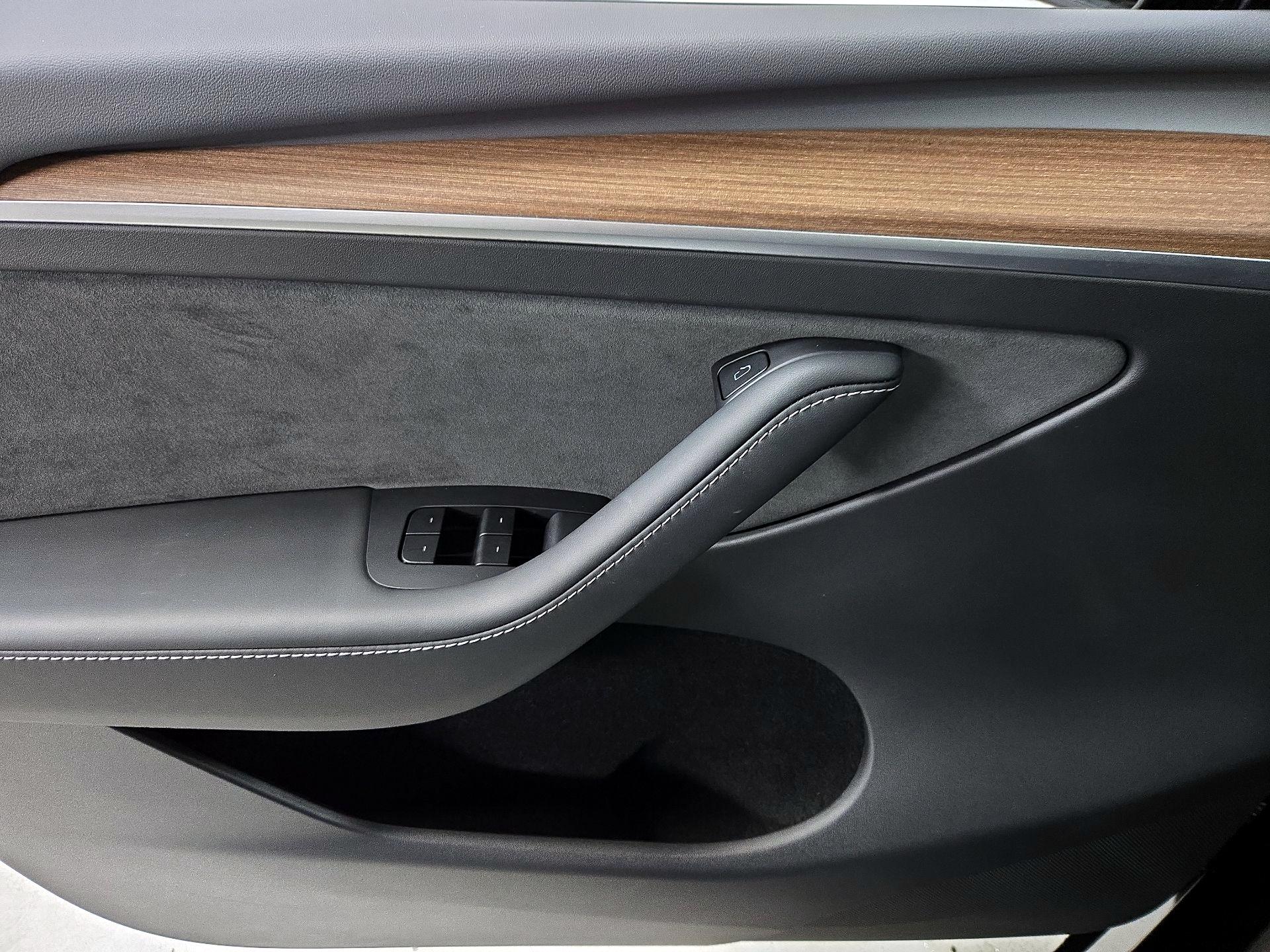 Thumbnail: 2025 Tesla Model Y - 12