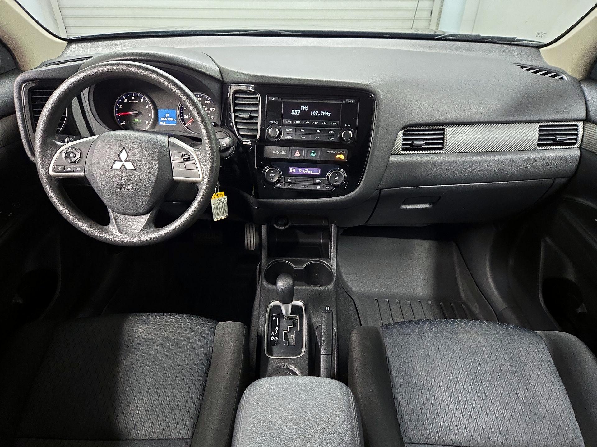 Thumbnail: 2014 Mitsubishi Outlander - 9