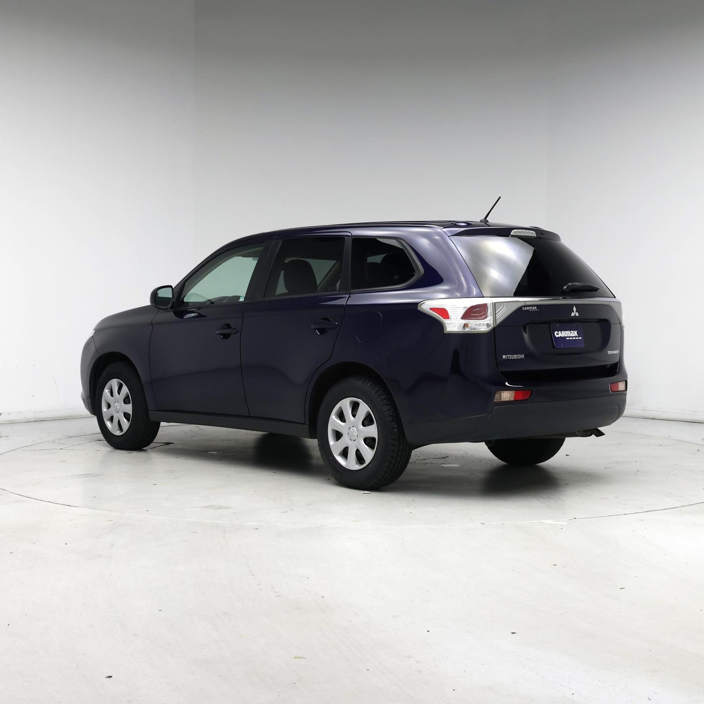 Thumbnail: 2014 Mitsubishi Outlander - 2