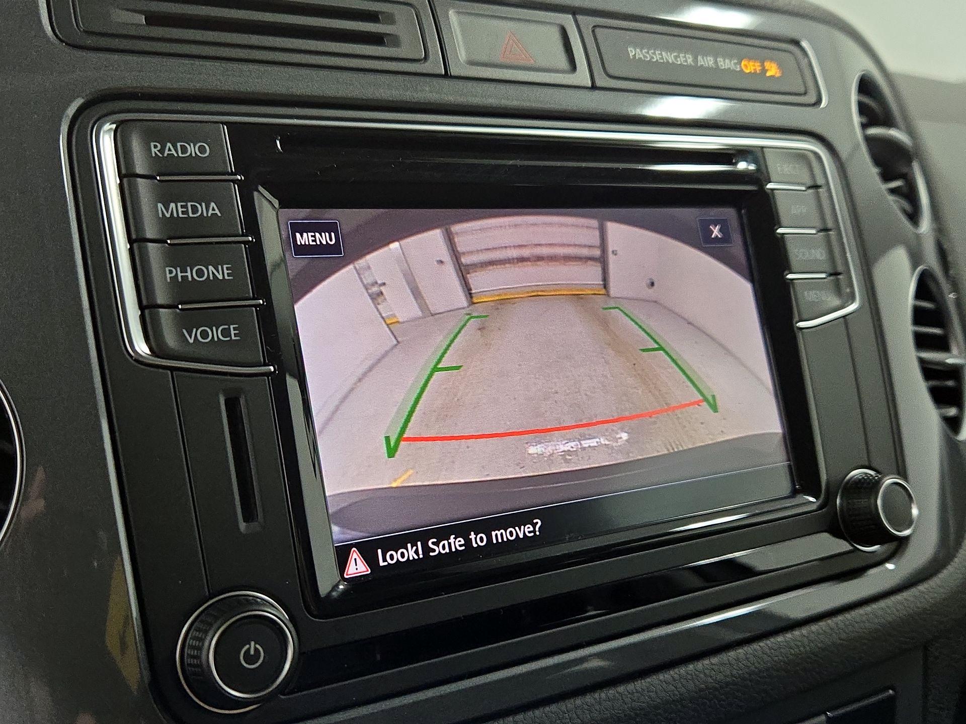 Thumbnail: 2018 Volkswagen Tiguan - 14