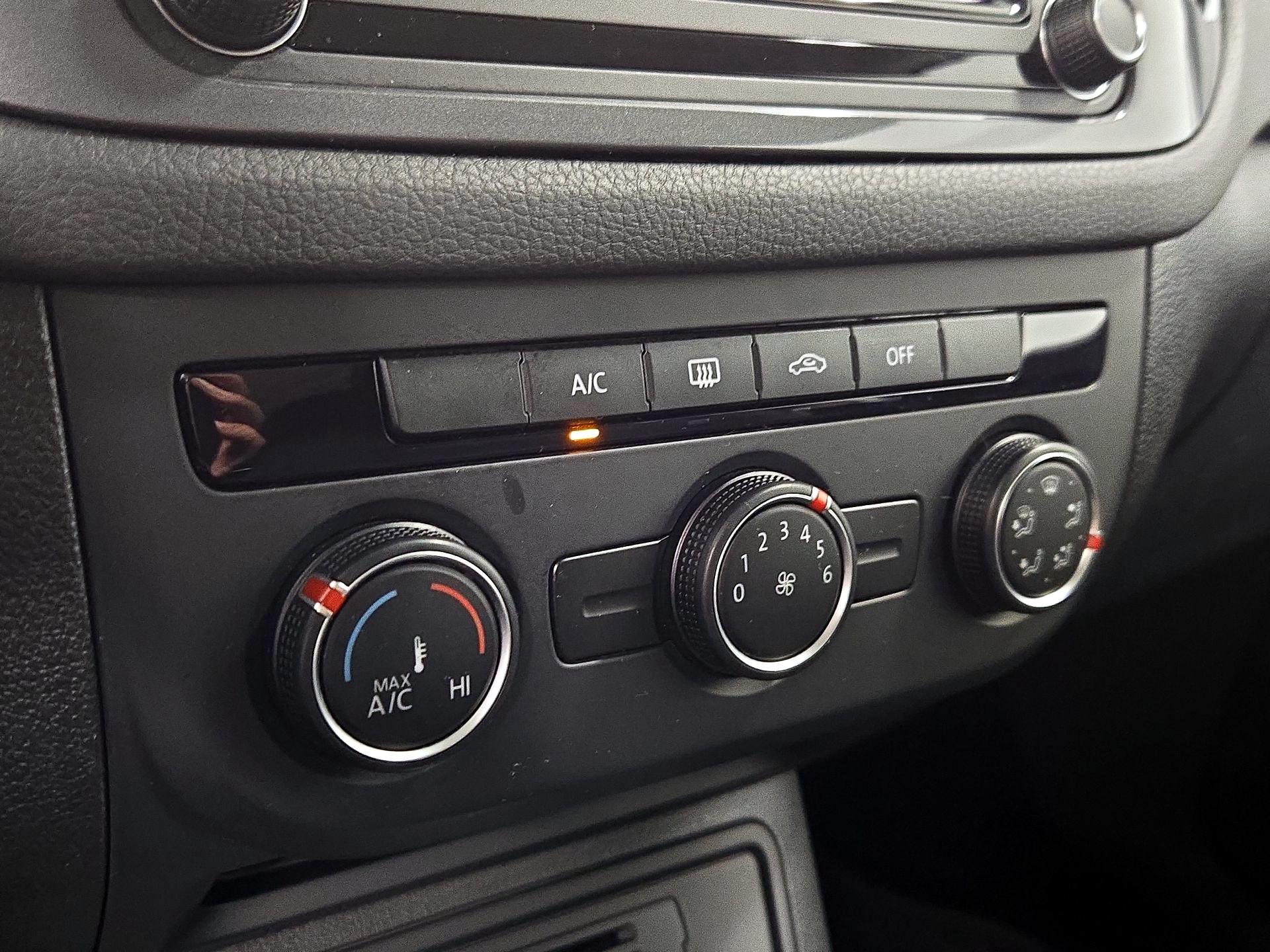 Thumbnail: 2018 Volkswagen Tiguan - 16